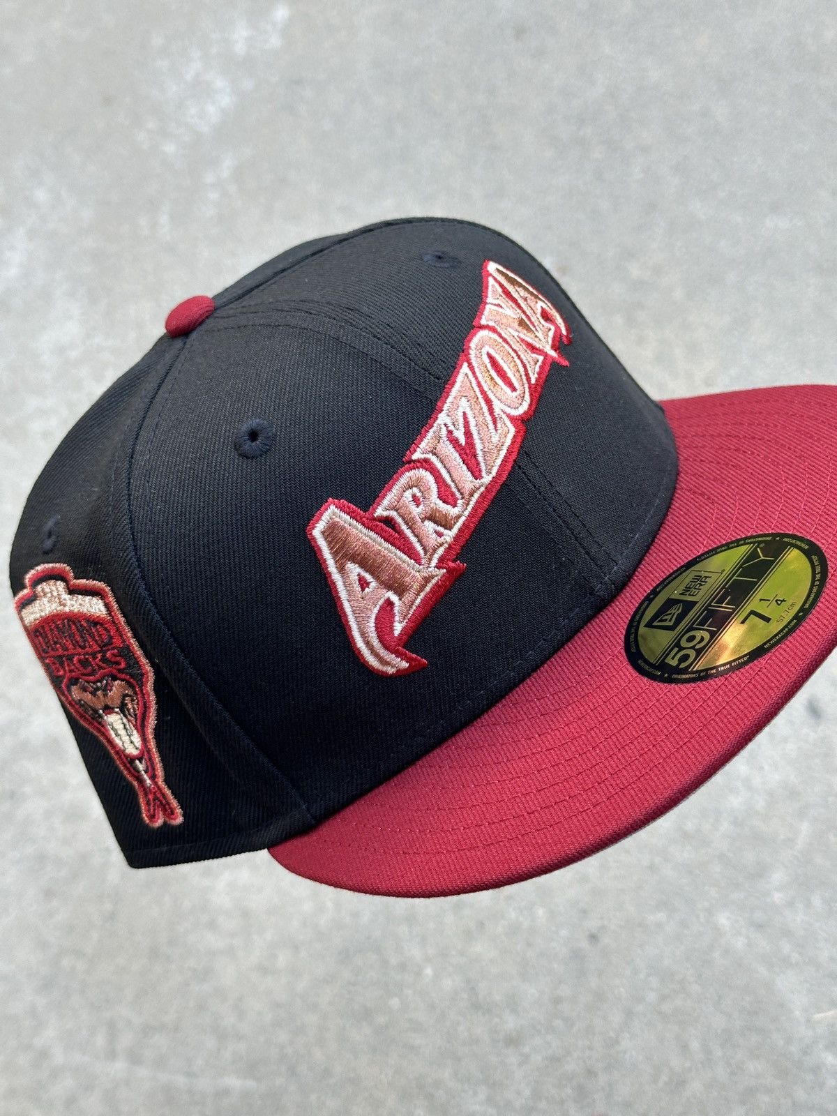 MLB × New Era Arizona Diamondbacks Two Tone Script Fitted 7 1/4 Hat Dreams Size ONE SIZE - 1 Thumbnail