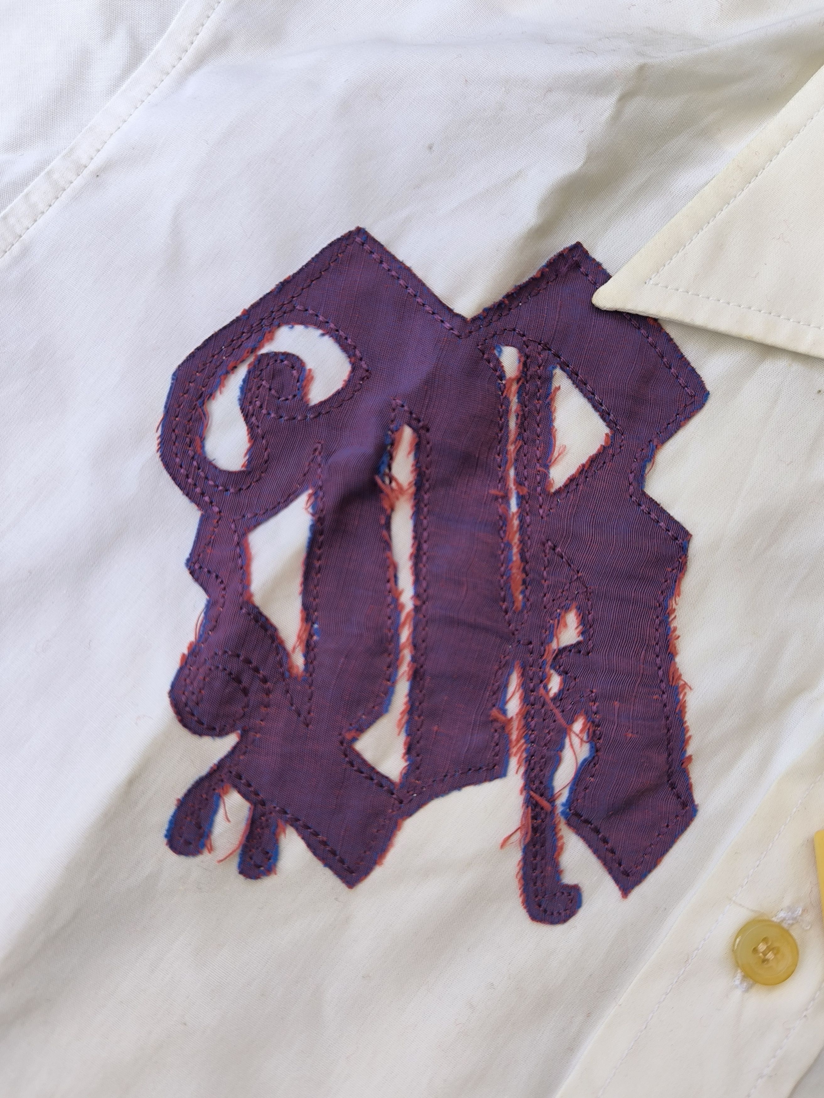 Versace Jeans Couture Vintage Versace Jeans Couture Graphic Appliqué Shirt NOS Size US M / EU 48-50 / 2 - 6 Thumbnail