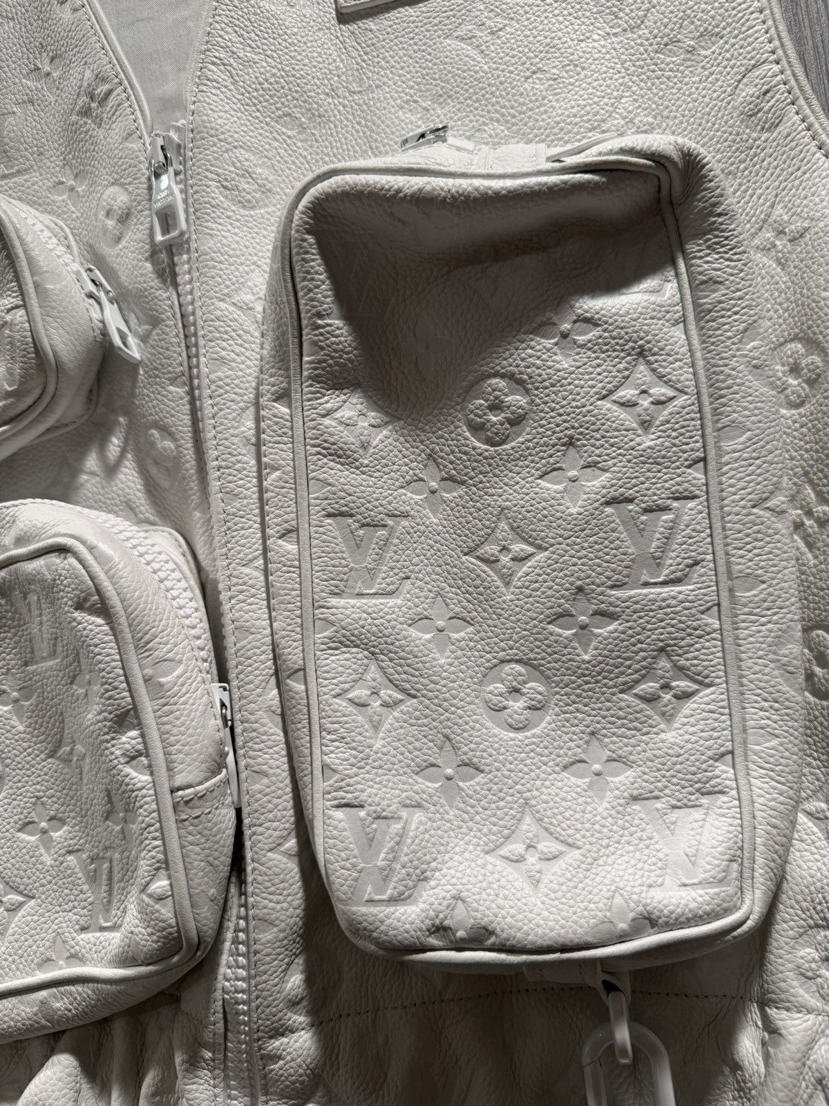 Louis Vuitton Louis Vuitton White Monogram Leather Pocket Utility Vest Size US M / EU 48-50 / 2 - 5 Thumbnail