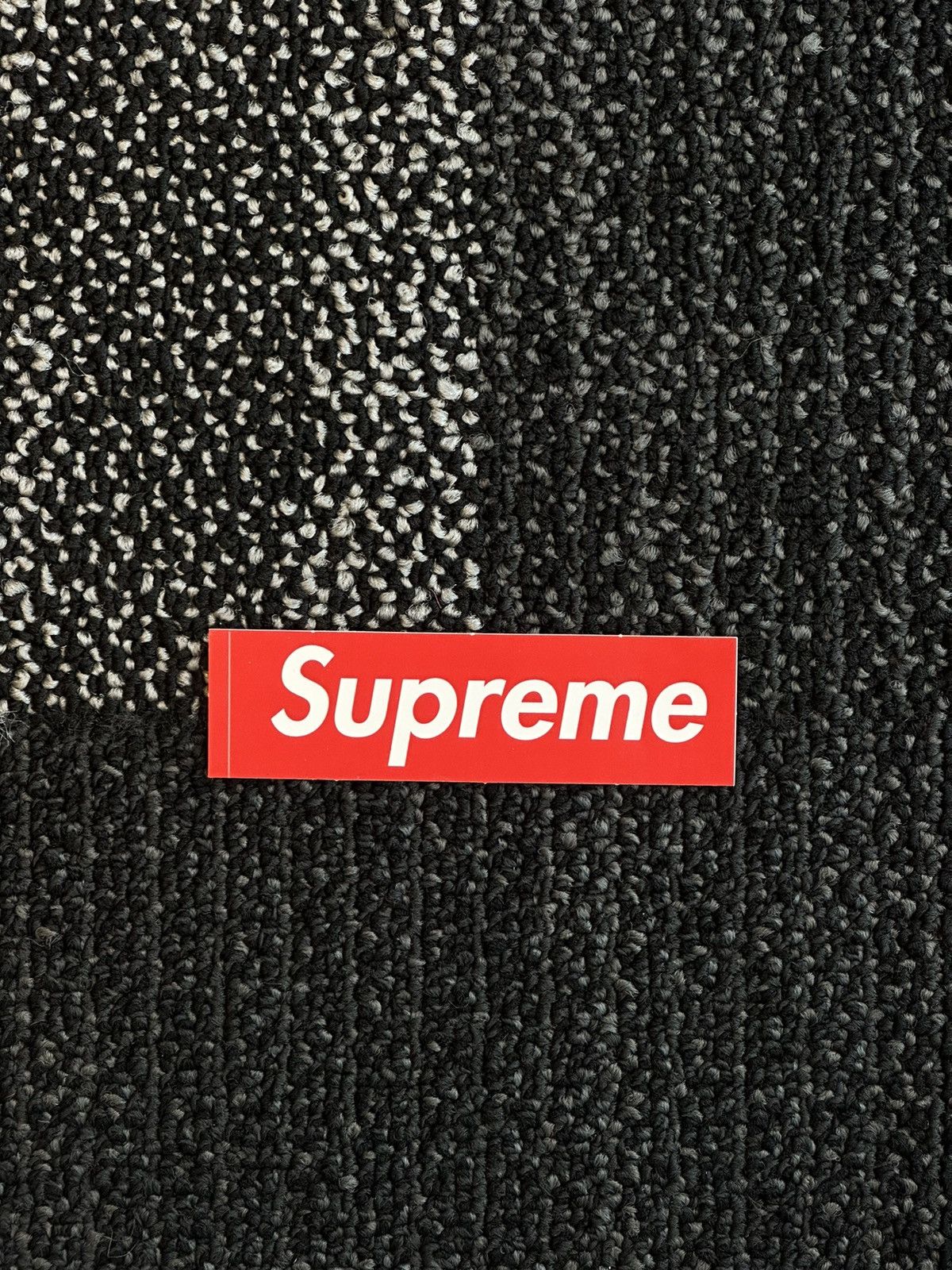 Supreme Supreme Mini Box Logo Sticker Size ONE SIZE - 1 Preview