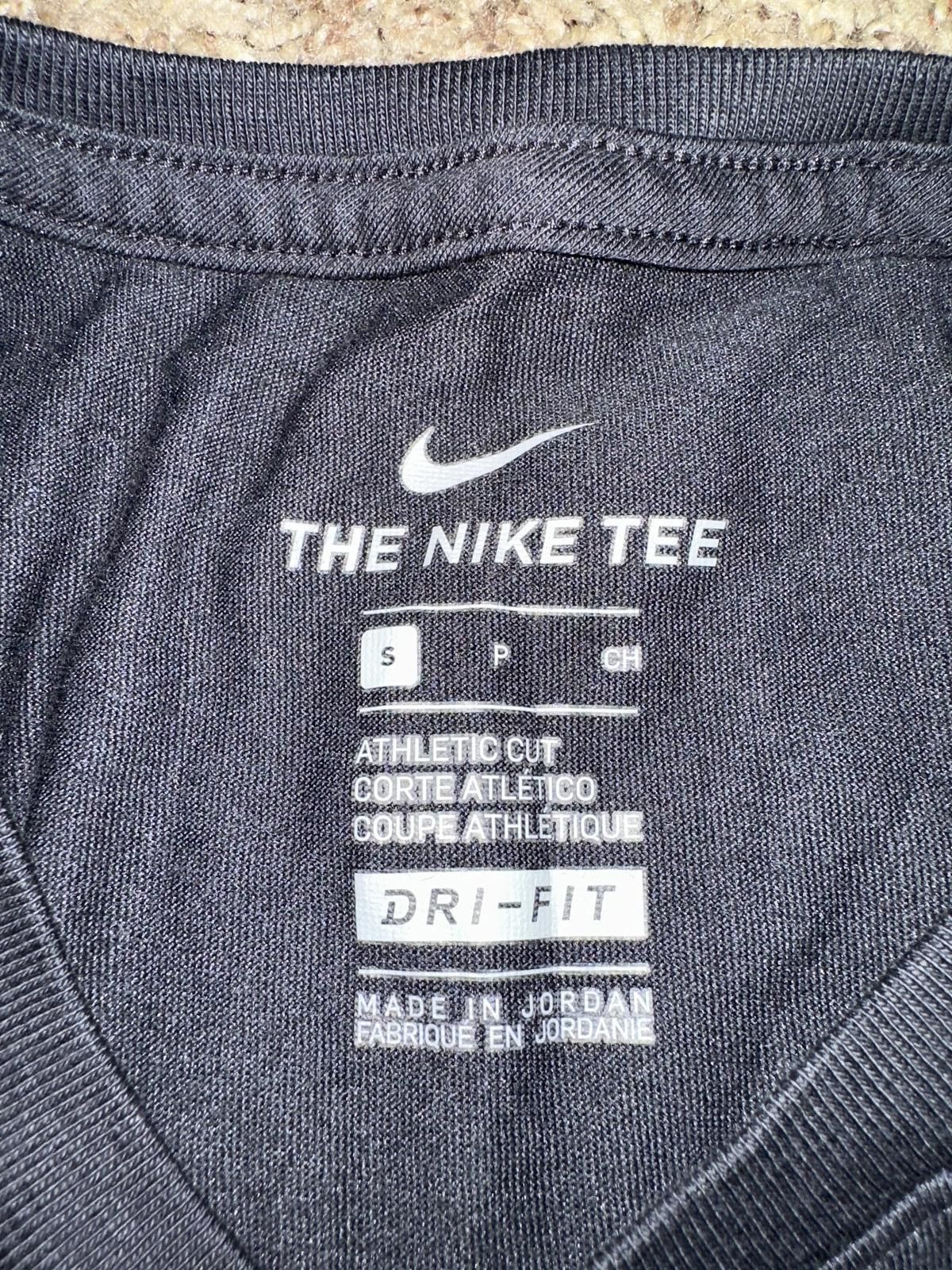 Nike Nike Men’s Heartbeat Cardiology Cardiologist Heart Graphic T-Shirt Sample Size US S / EU 44-46 / 1 - 9 Thumbnail
