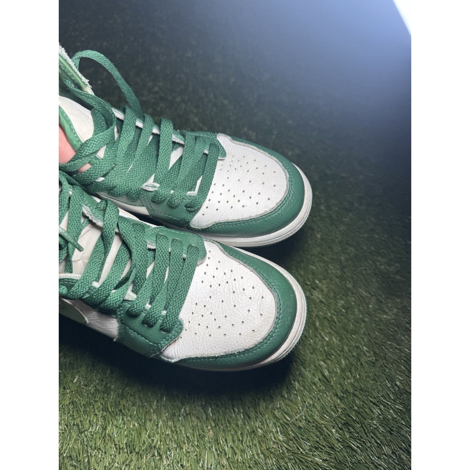 Jordan Brand Jordan 1 Retro OG High Gorge Green Size 7y / 8.5 Women’s Size US 7 / EU 40 - 7 Thumbnail