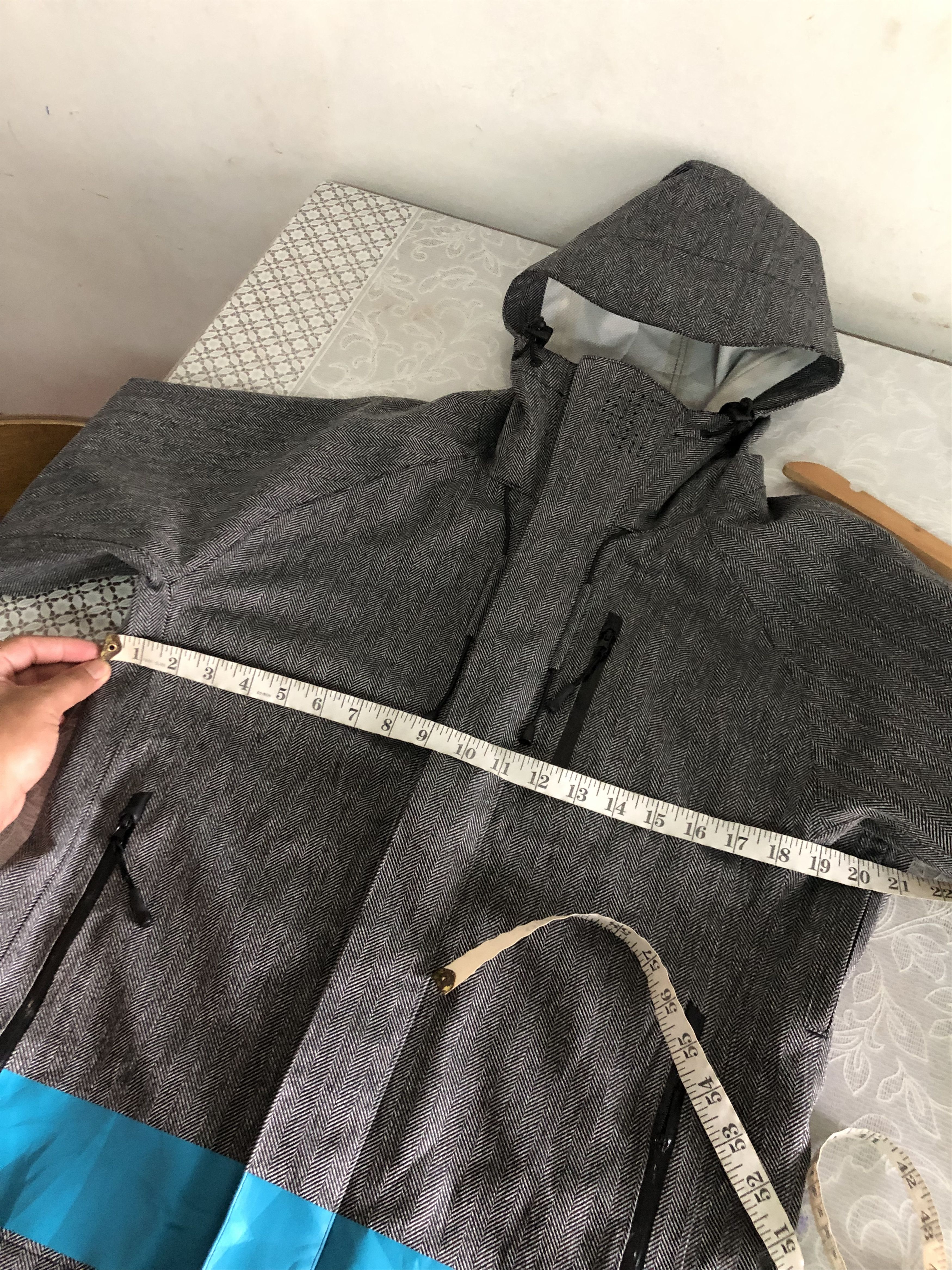 Maison MIHARA YASUHIRO × Puma Puma x Mihara Yasuhiro Limited Edition Waterproof Jacket Size US S / EU 44-46 / 1 - 24 Thumbnail