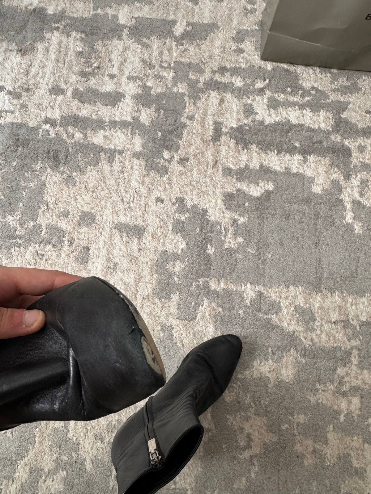 Saint Laurent Paris Lou Ankle Boots in Leather in Black Size US 7.5 / IT 37.5 - 6 Thumbnail