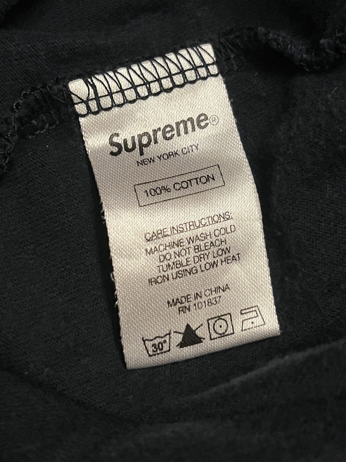 Supreme Supreme gold logo long sleeve Size US M / EU 48-50 / 2 - 5 Thumbnail