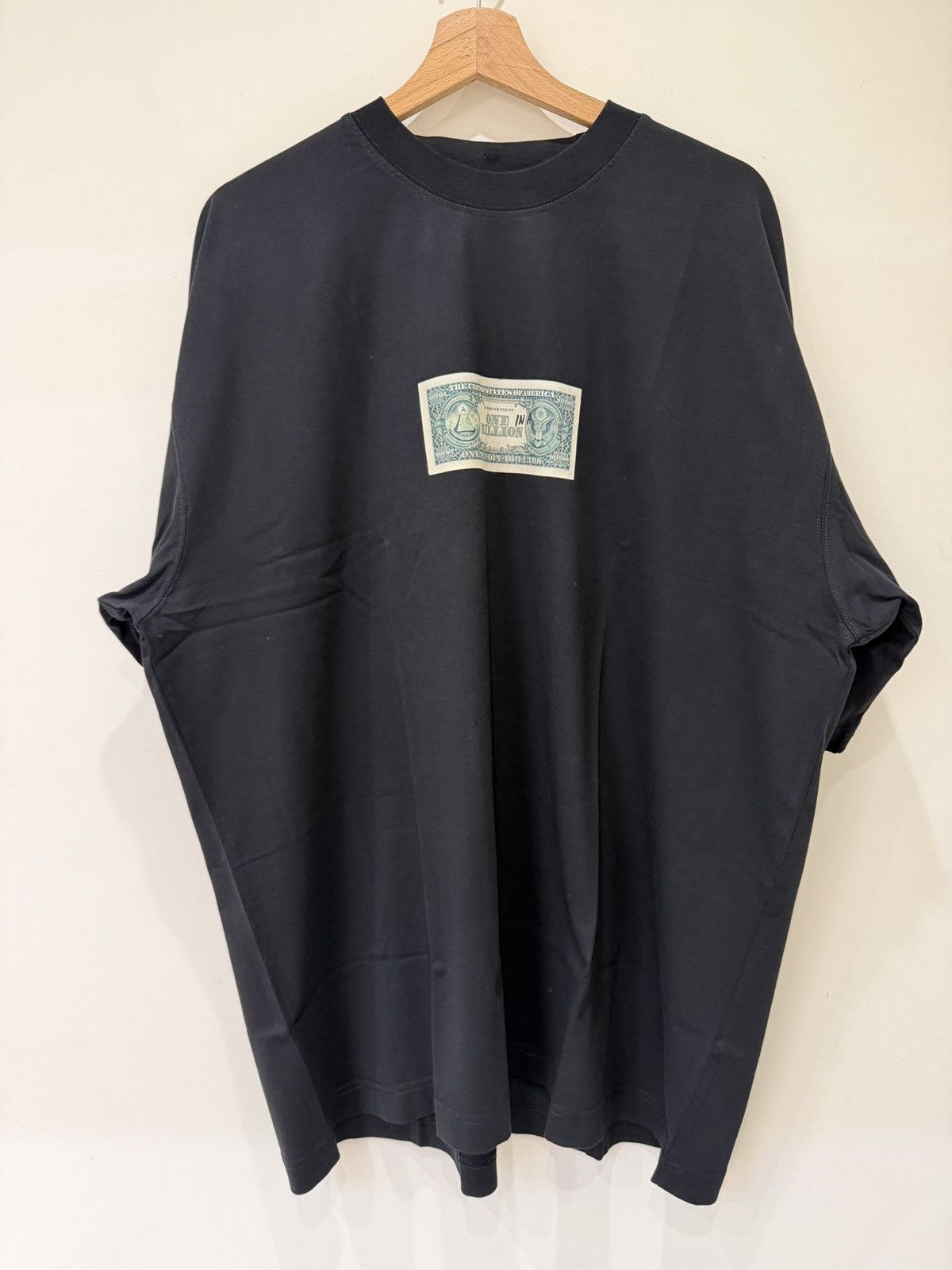 Vetements Vetements “One jn a Million” Black Tee Size US L / EU 52-54 / 3 - 3 Thumbnail