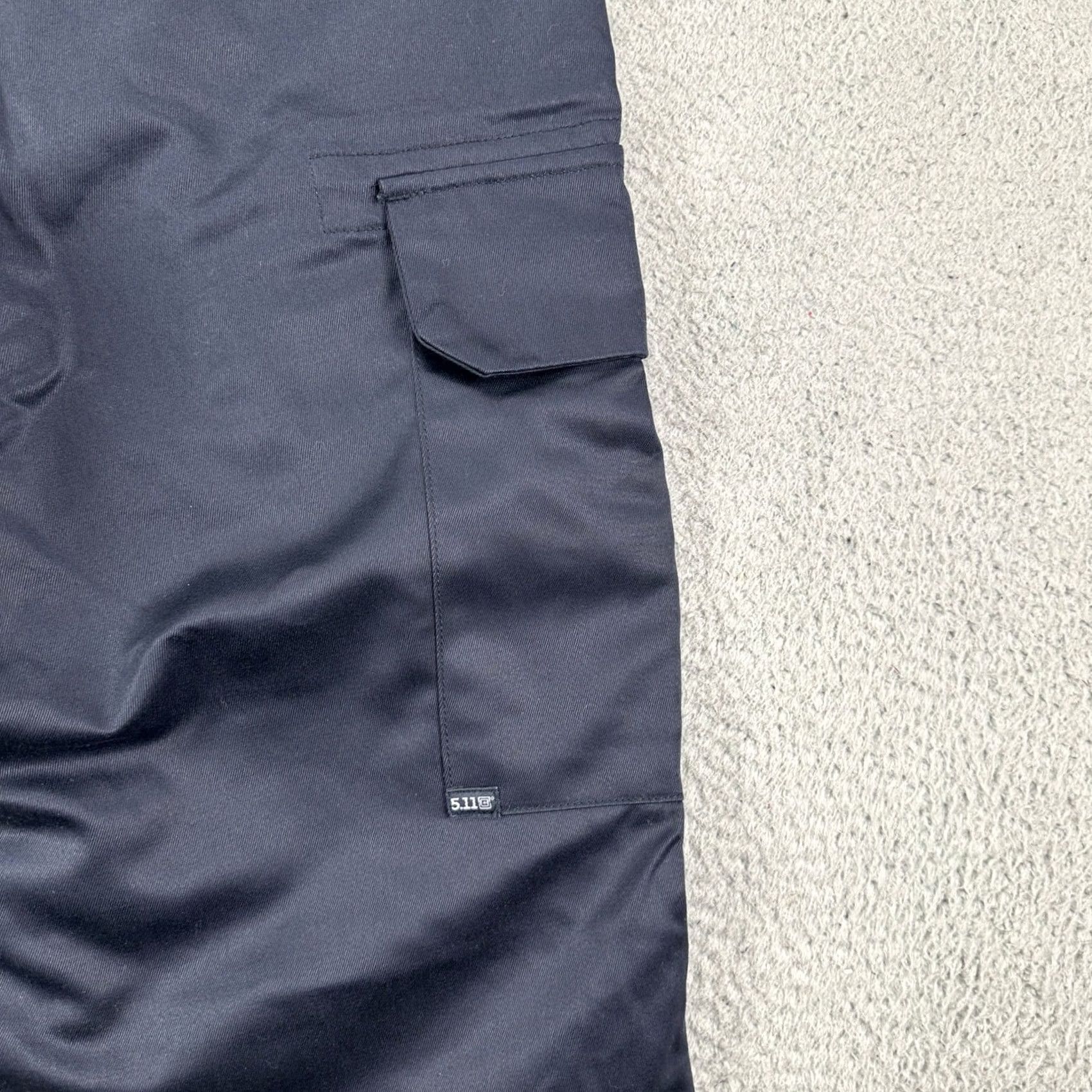 Vintage VINTAGE 5.11 Tactical Men Cargo Pants 32X32 Dark Blue Military Pocket Straight Workwear Size US 32 / EU 48 - 6 Thumbnail