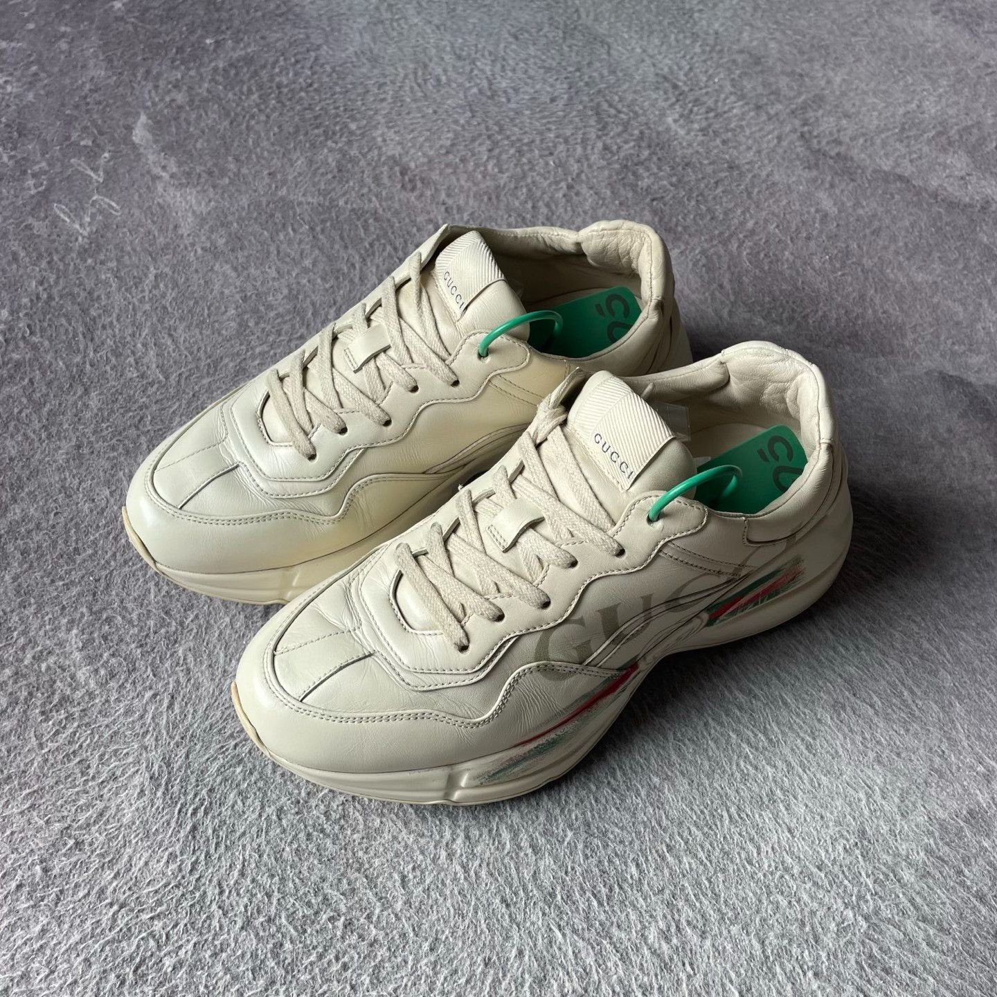 Gucci Gucci White Lowtop Sneakers 38 Women Size US 7.5 / IT 37.5 - 1 Thumbnail