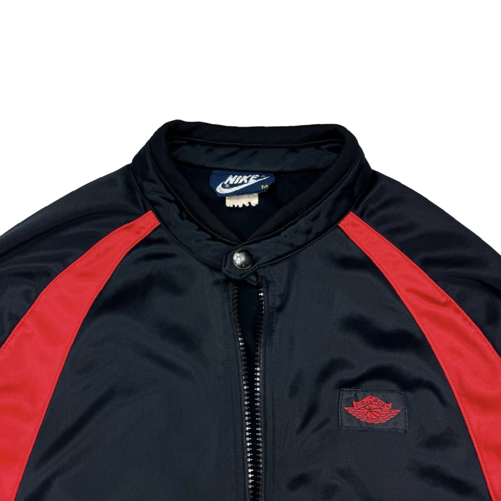 Nike VINTAGE Nike Air Jordan Wings Track Jacket Shirt Medium Black Red Mens Size US S / EU 44-46 / 1 - 2 Thumbnail