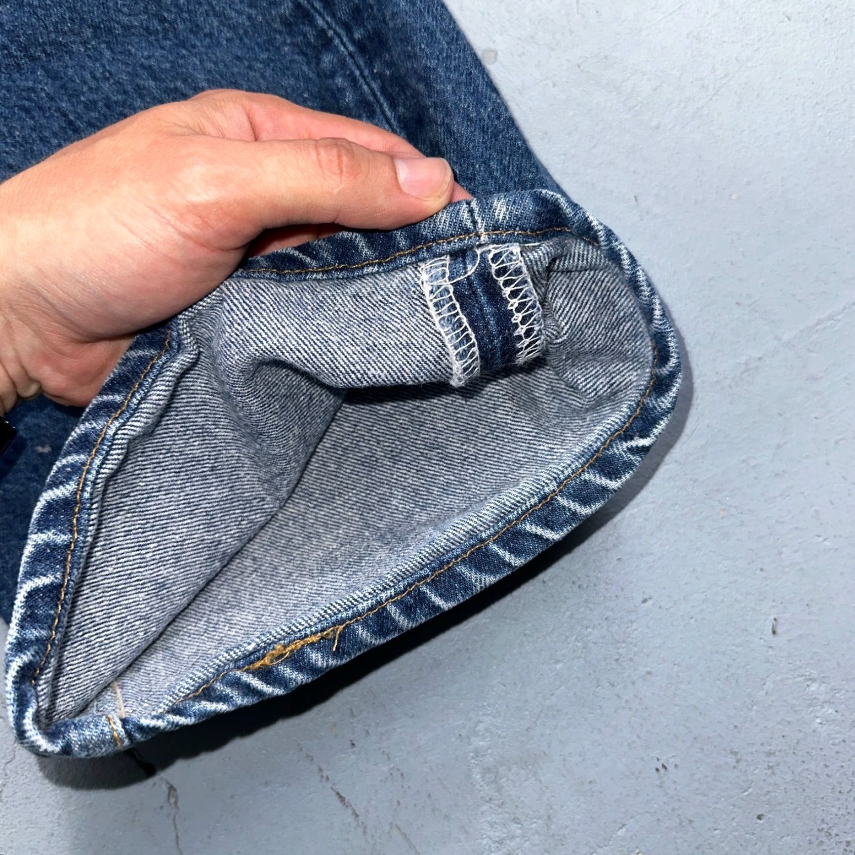 Levi's VINTAGE Levi's 501 Jeans Straight Blue 44x32 Mens Regular 90s USA 5-Pocket Denim Button 44x32 Men’s Jeans Size US 44 / EU 60 - 4 Thumbnail