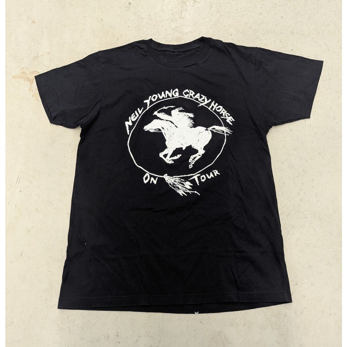 Band Tees 2012 Neil Young & Crazy Horse parking lot t-shirt Size US L / EU 52-54 / 3 - 3 Thumbnail