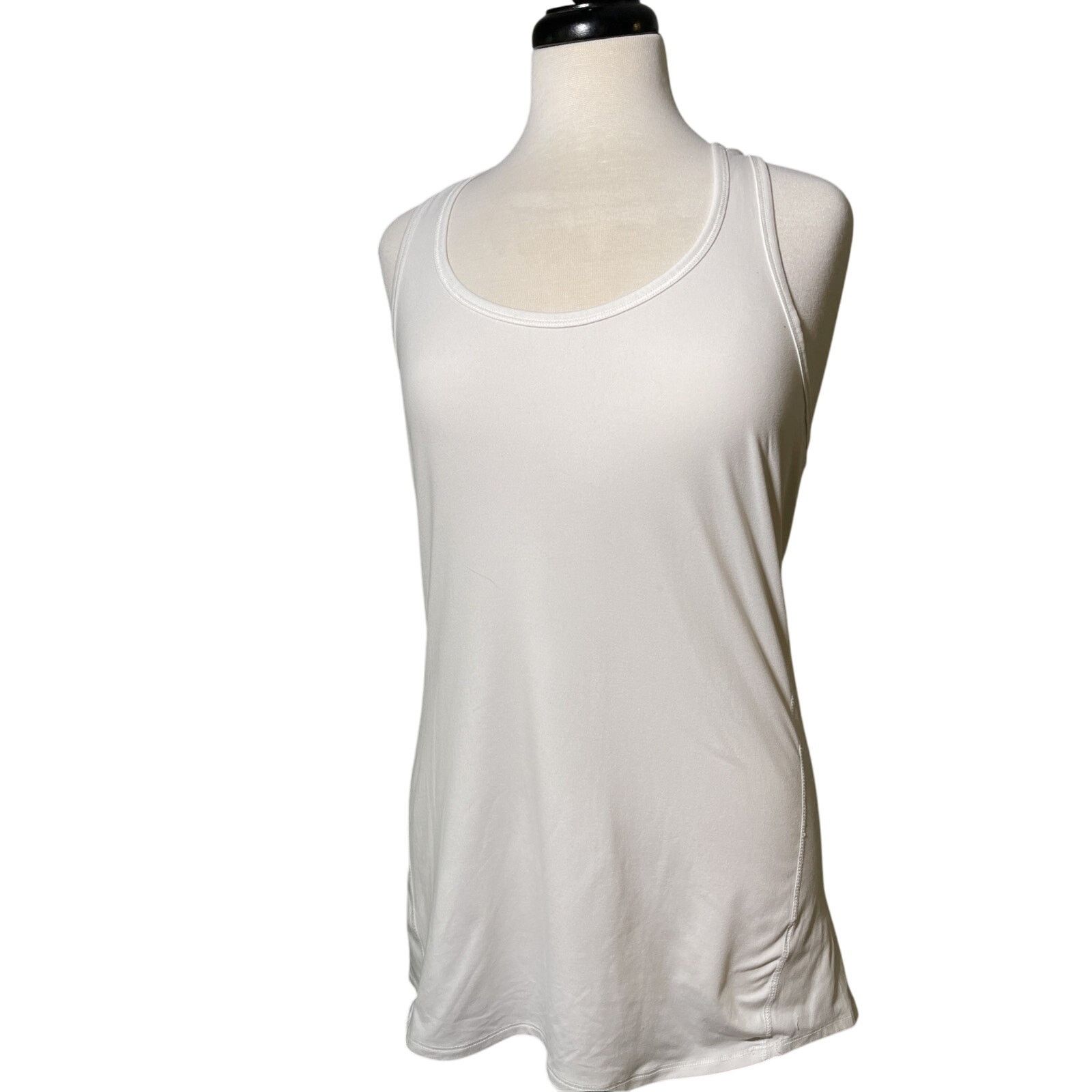 Athleta Athleta MED White Racer Back Athletic Tank Top Size M / US 6-8 / IT 42-44 - 1 Thumbnail
