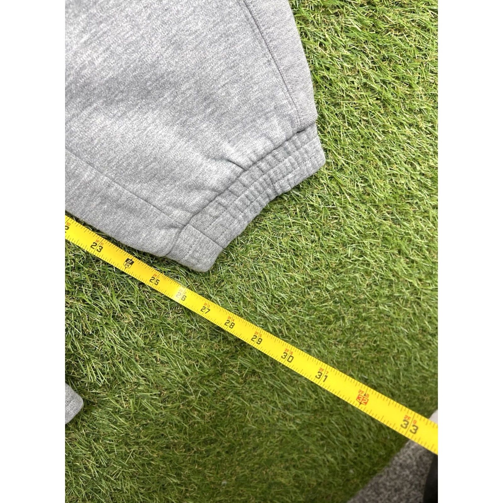 Puma PUMA X Scuderia Ferrari Sweatpants Mens Small Joggers Drawstring Gray 27 In Inseam Pockets Re gular S Fashion Activewear 90s? Size US 29 - 4 Thumbnail