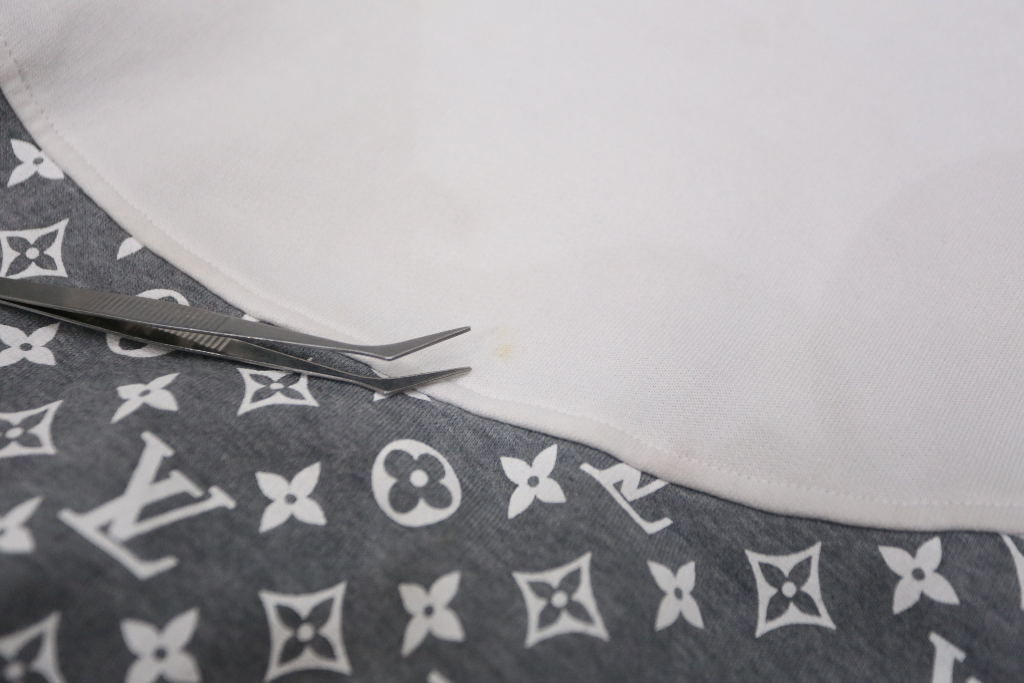 Louis Vuitton Louis Vuitton - VA - S/S 20 - Monogram Circle Cut Hoodie Size US L / EU 52-54 / 3 - 7 Thumbnail