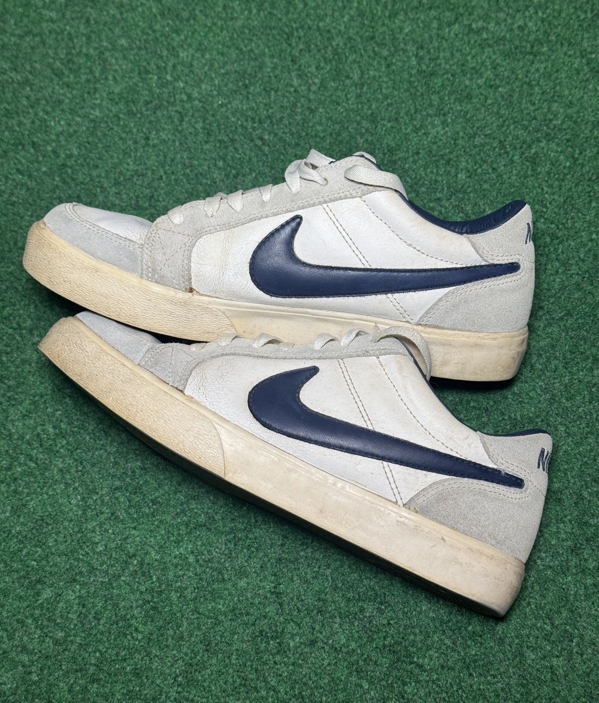 Nike Nike Low Top Skater Grunge Chunky Size 9 Sneakers Vintage Size US 9 / EU 42 - 3 Thumbnail