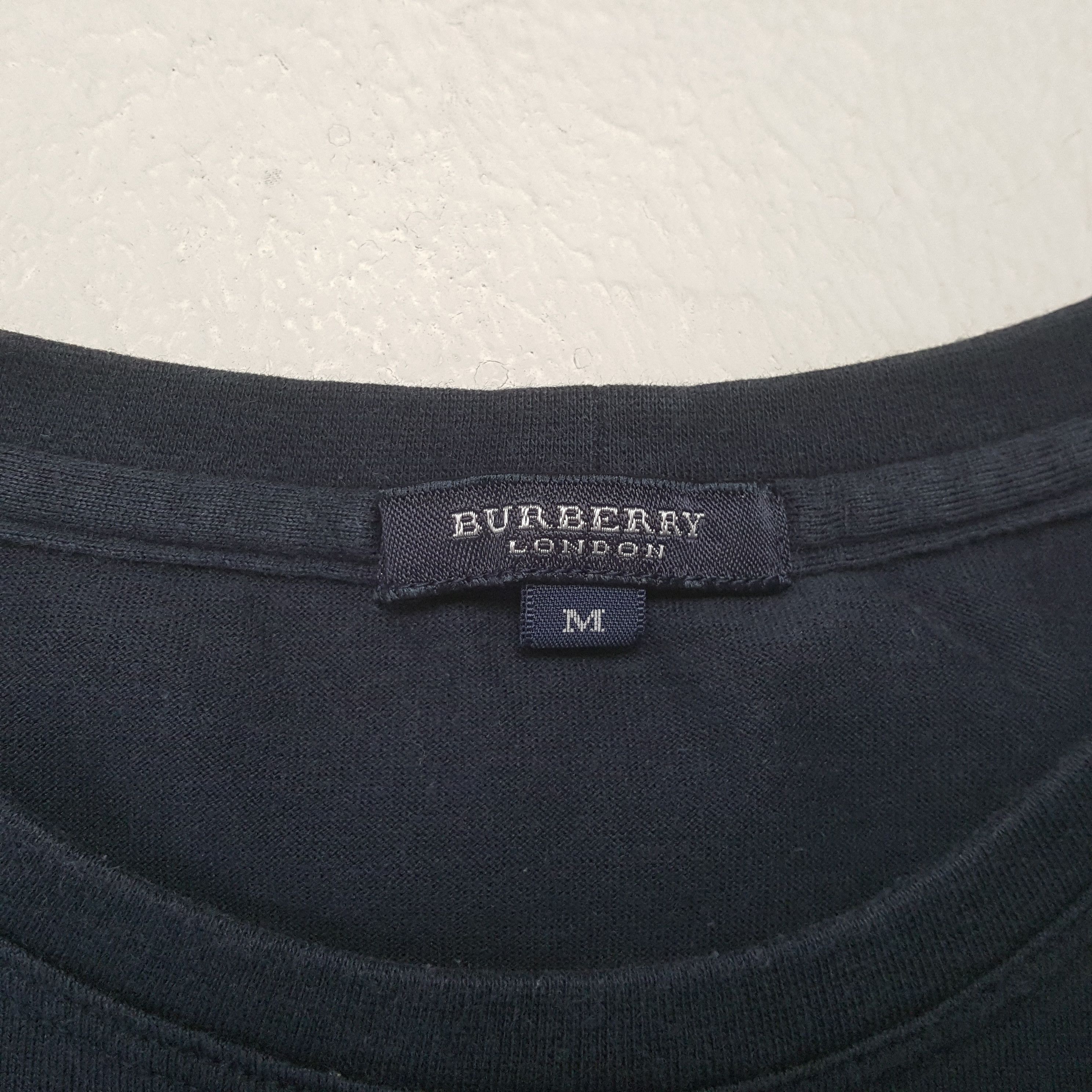 Burberry × Vintage Vintage BURBERRY LONDON Fashion Brand T-shirt C285N54 Size US L / EU 52-54 / 3 - 5 Thumbnail