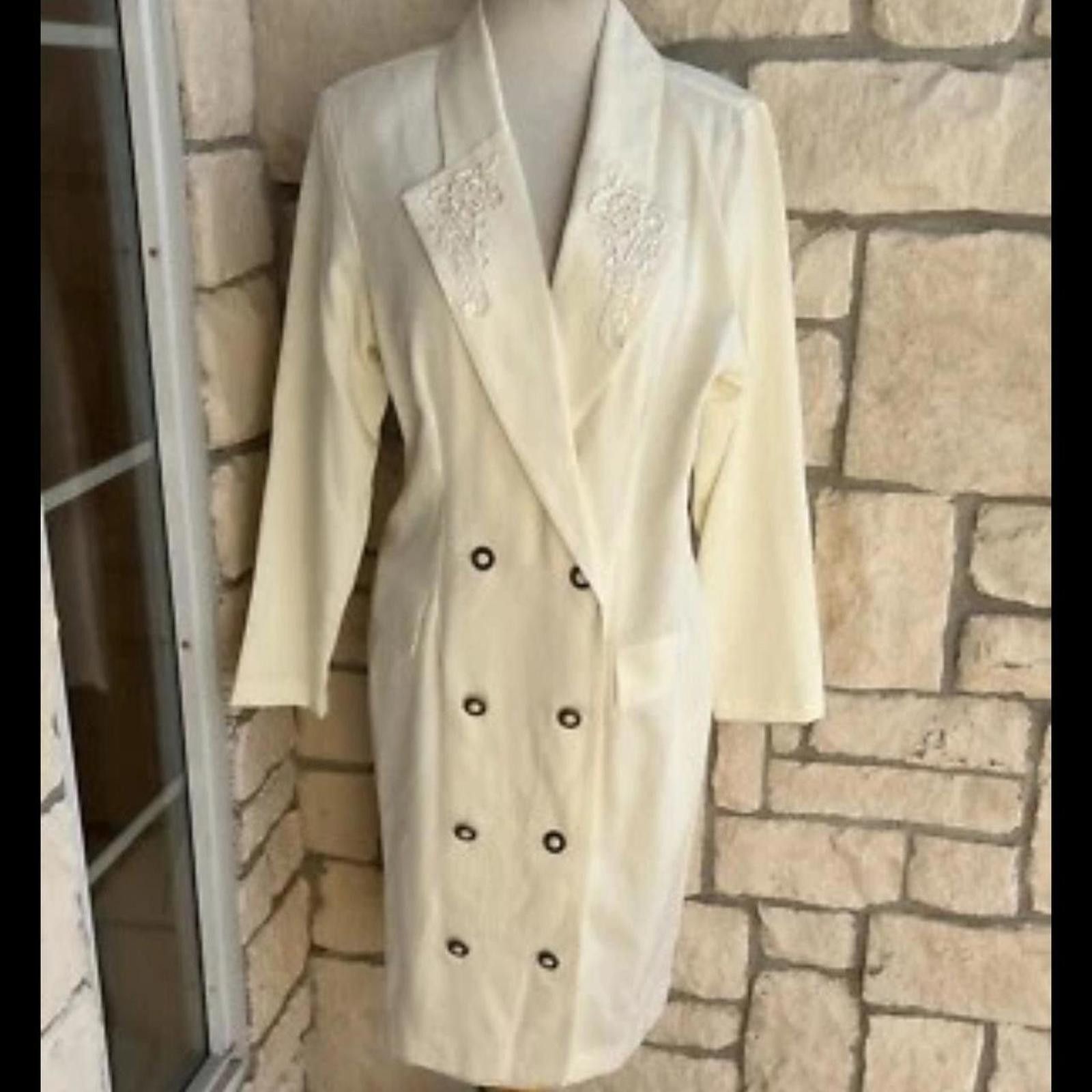 Other Cream blazer dress with embroidered #retrostyle Size M / US 6-8 / IT 42-44 - 1 Thumbnail