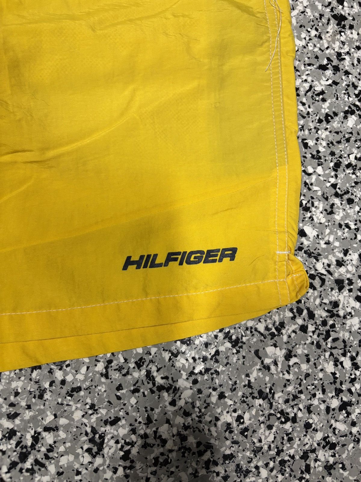 Tommy Hilfiger Vintage Tommy Hilfiger Yellow Swim Shorts Size L Size US 34 / EU 50 - 5 Thumbnail