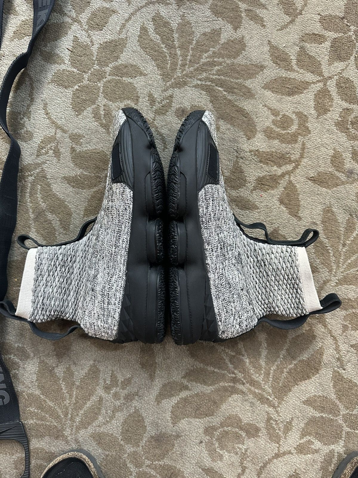 Kith × Nike Kith x LeBron Lifestyle 15 'Concrete' Size US 12 / EU 45 - 3 Thumbnail