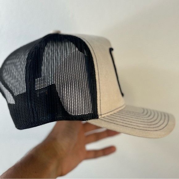 Designer NEW MEXICO SEAL PATCH CREAM SEUDE TRUCKER MESH CAP HAT Size ONE SIZE - 5 Thumbnail