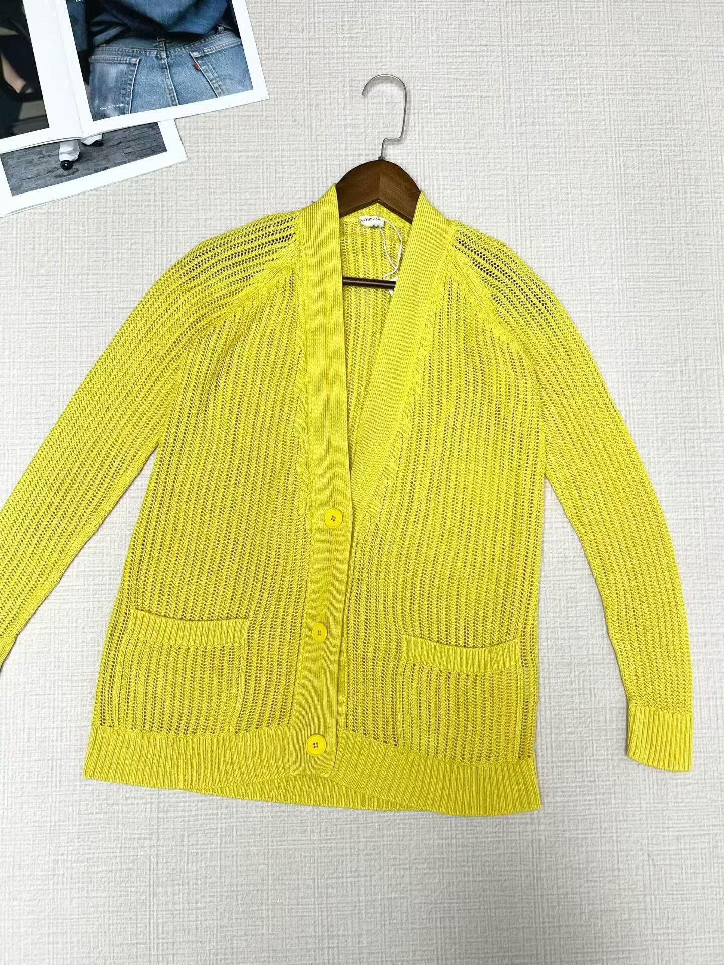 Hermes Hermes Knitted Cardigan in Yellow Size XS / US 0-2 / IT 36-38 - 1 Thumbnail