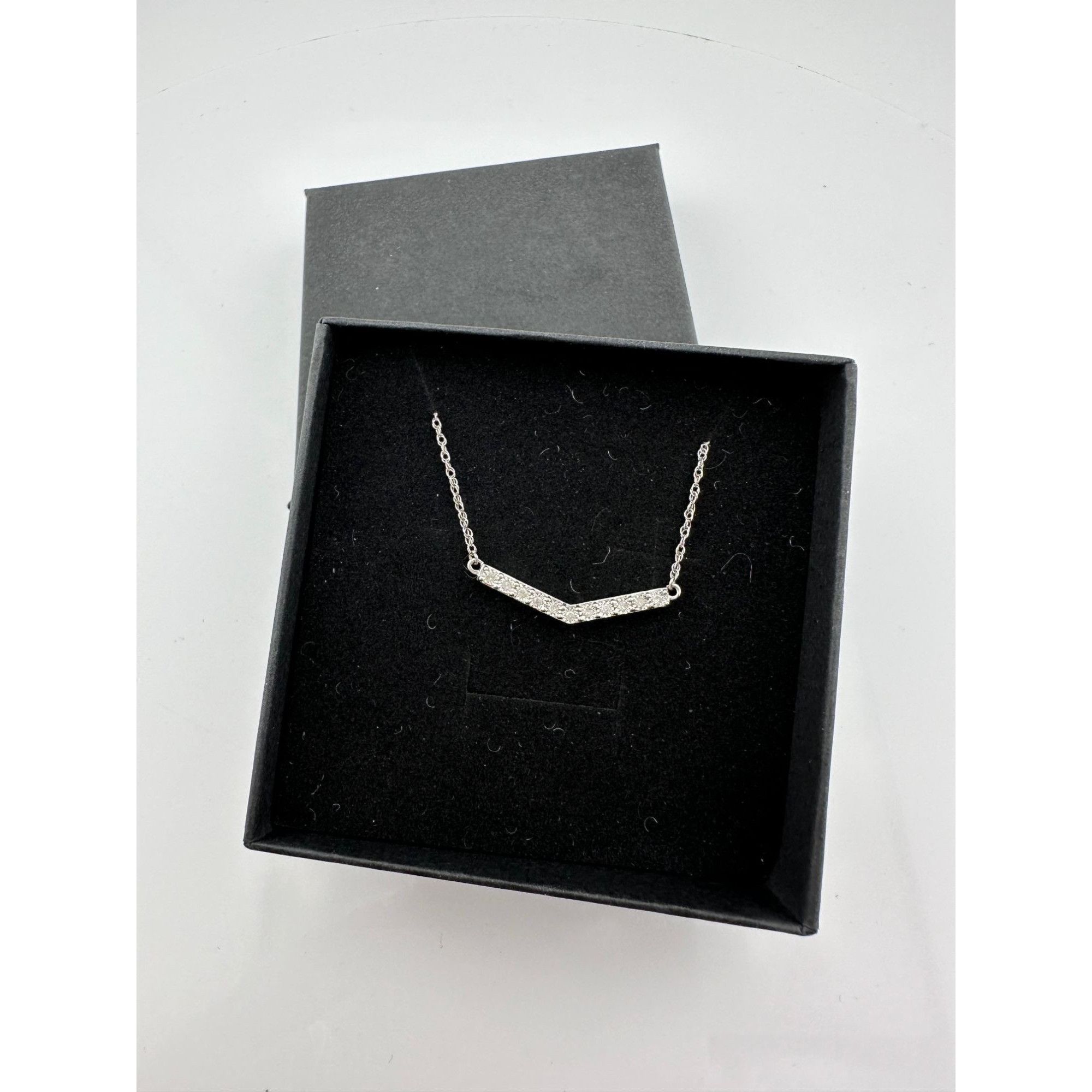 Other Chevron Illusion Set Diamond Bar Necklace Size ONE SIZE - 10 Thumbnail