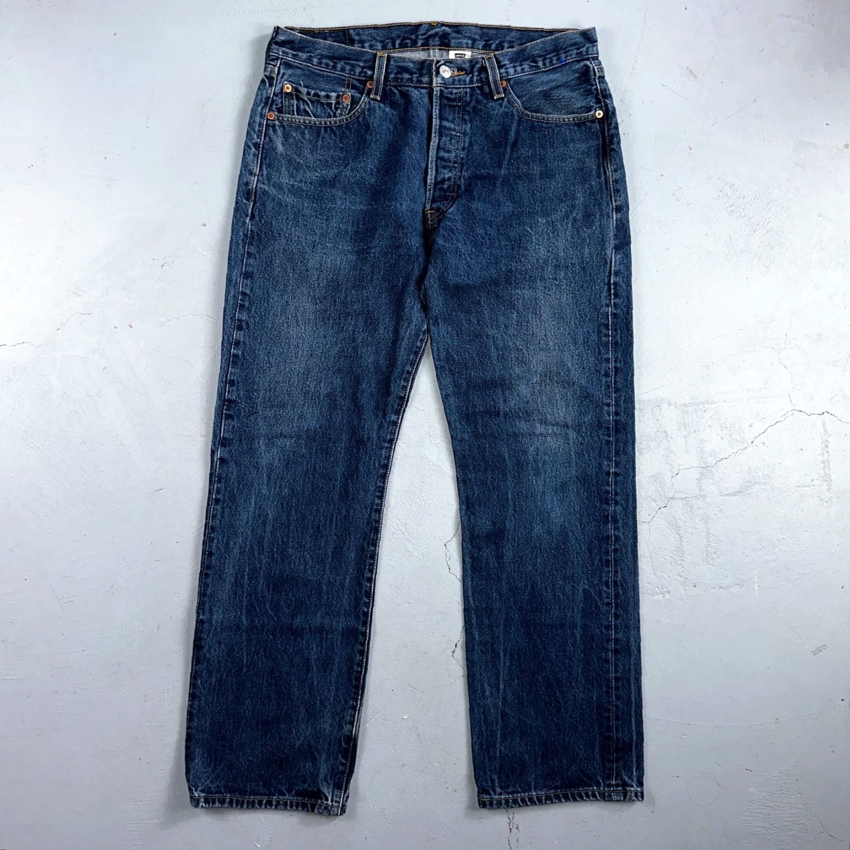 Levi's VINTAGE Levi's 501 Jeans Straight Denim Blue 34x30 90s 501 Series Men Regular Mid Rise 5-Pocket Button Jeans Mens Size US 34 / EU 50 - 2 Thumbnail