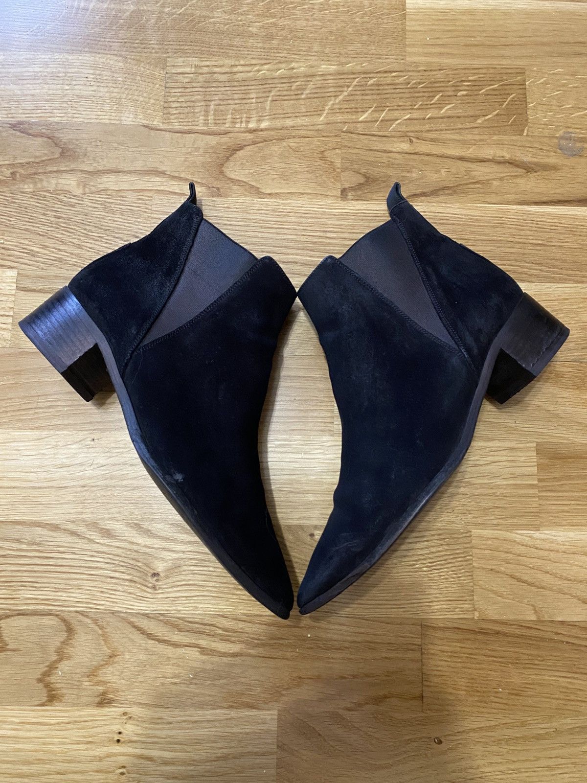Acne Studios Acne Studios Womens Jensen Booties Black Suede Size 39 Size US 8 / IT 38 - 1 Thumbnail