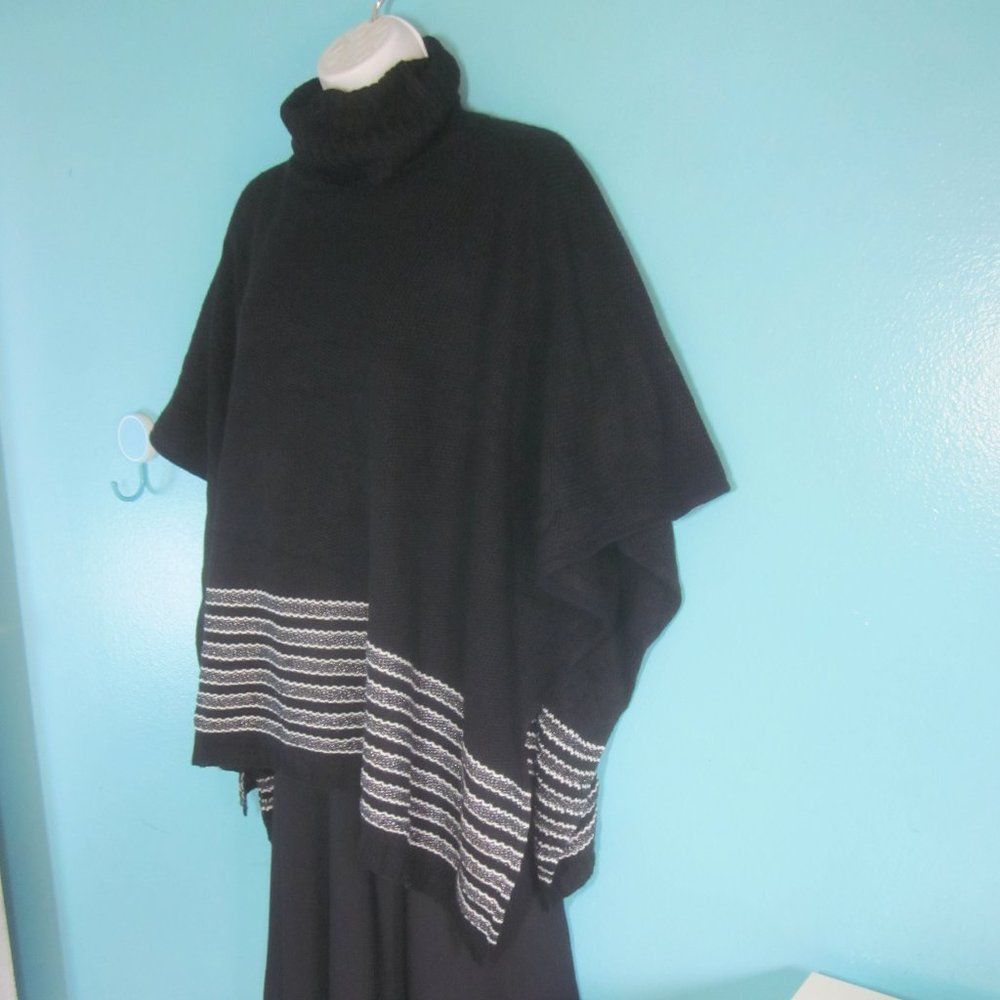 Michael Kors Michael Kors Black Knit Pullover Textured Metallic Stripe Po Size ONE SIZE - 10 Thumbnail