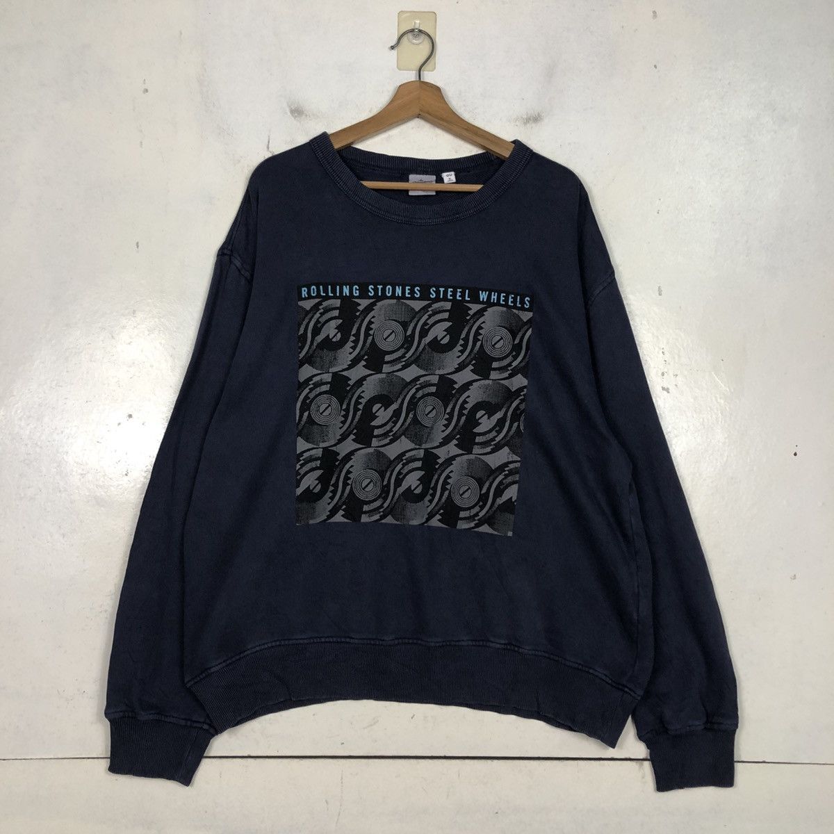 Japanese Brand 📌Vintage Sweatshirt GU X The Rolling Stones Big Log Size US XL / EU 56 / 4 - 3 Thumbnail