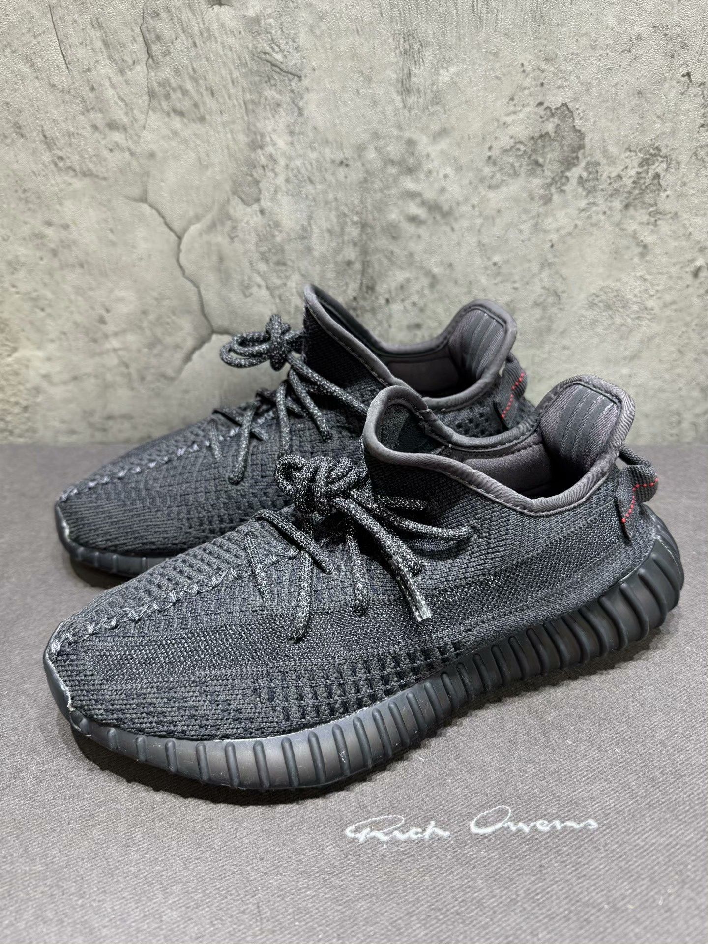 Adidas Adidas YEEZY350 Black Lowtop Sneakers 40 Men Size US 7.5 / EU 40-41 - 1 Thumbnail