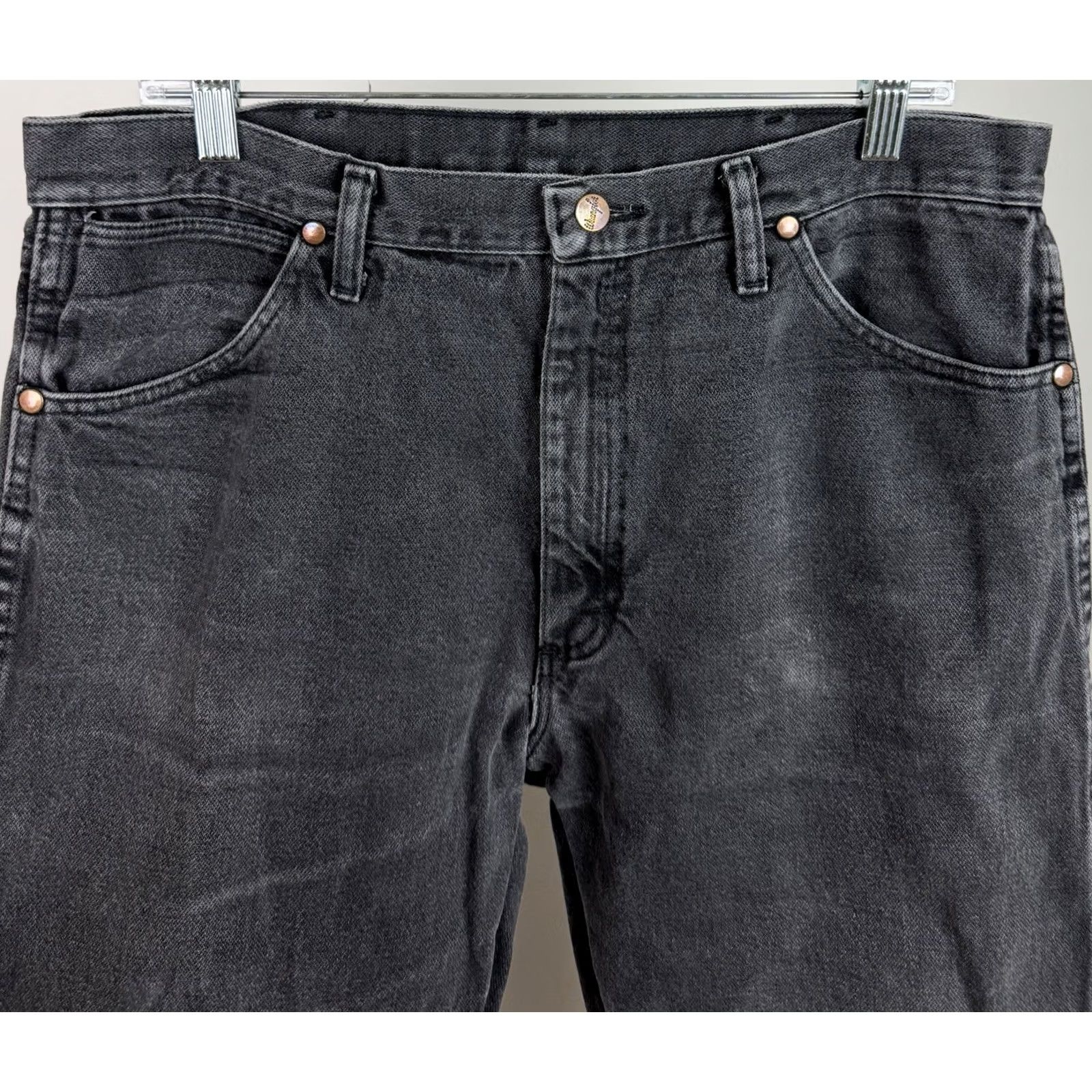 Wrangler VINTAGE Wrangler 13MWZ Jeans Mens 35x34 Faded Black Denim Distressed Cowboy Cut Straight 5-Pocket Denim N/A Mens Size US 35 - 3 Thumbnail