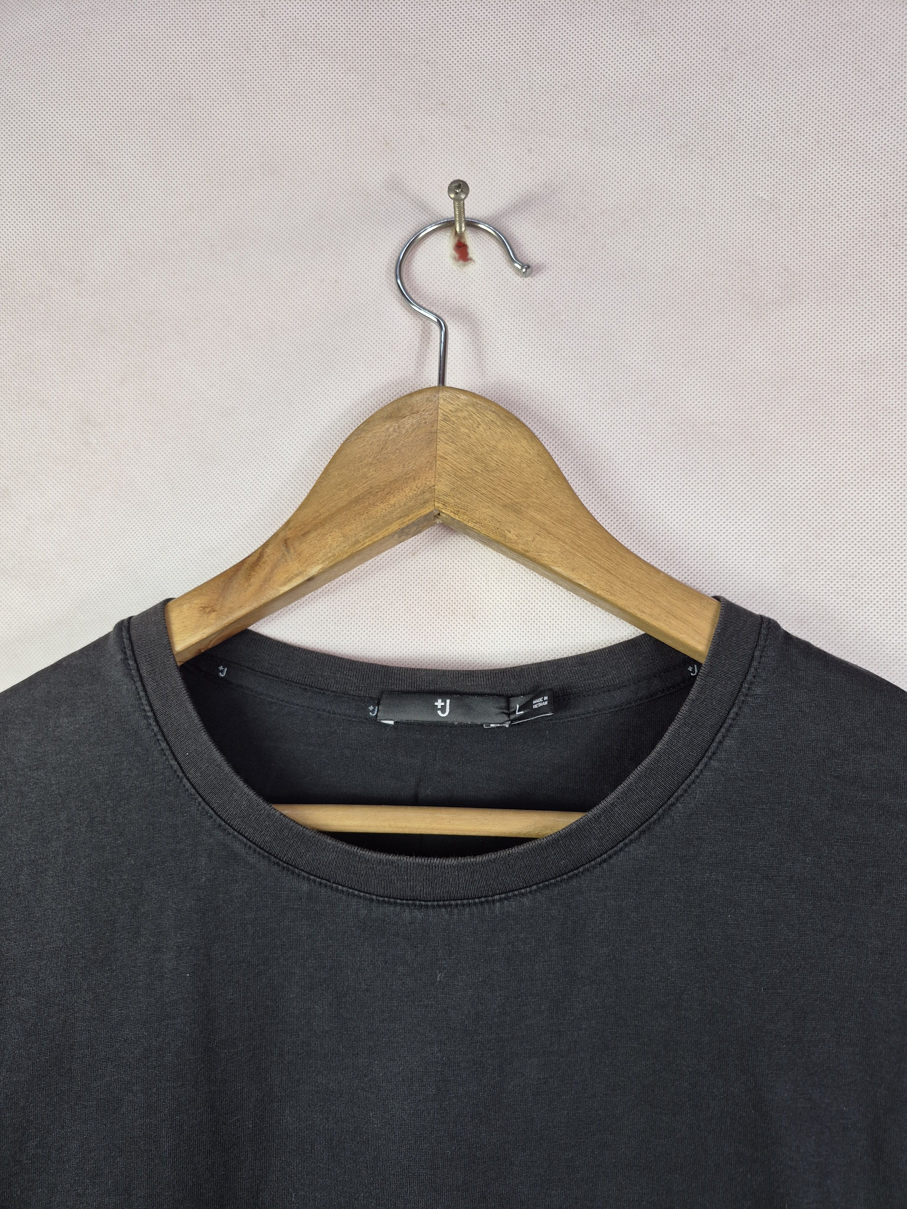 Jil Sander × Uniqlo 🔥 Uniqlo +J Jil Sander Plain Tops Tee Size US L / EU 52-54 / 3 - 4 Thumbnail