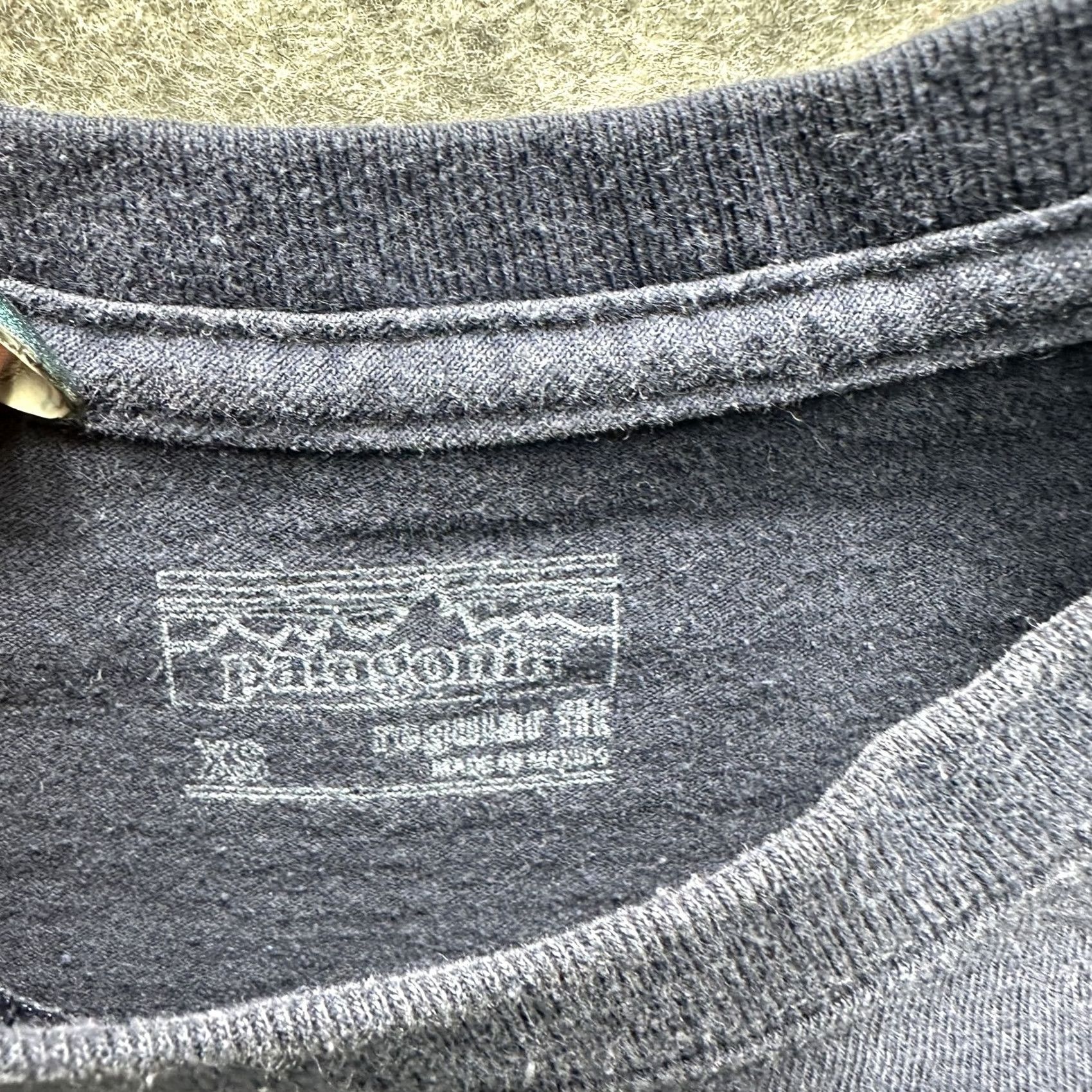 Patagonia Patagonia Shirt Mens XS Long Sleeve Cali USA 1973 Outdoor Hiking Logo Graphic Print Navy Blue T-Shirt Regular Womens? Size US XS / EU 42 / 0 - 4 Thumbnail