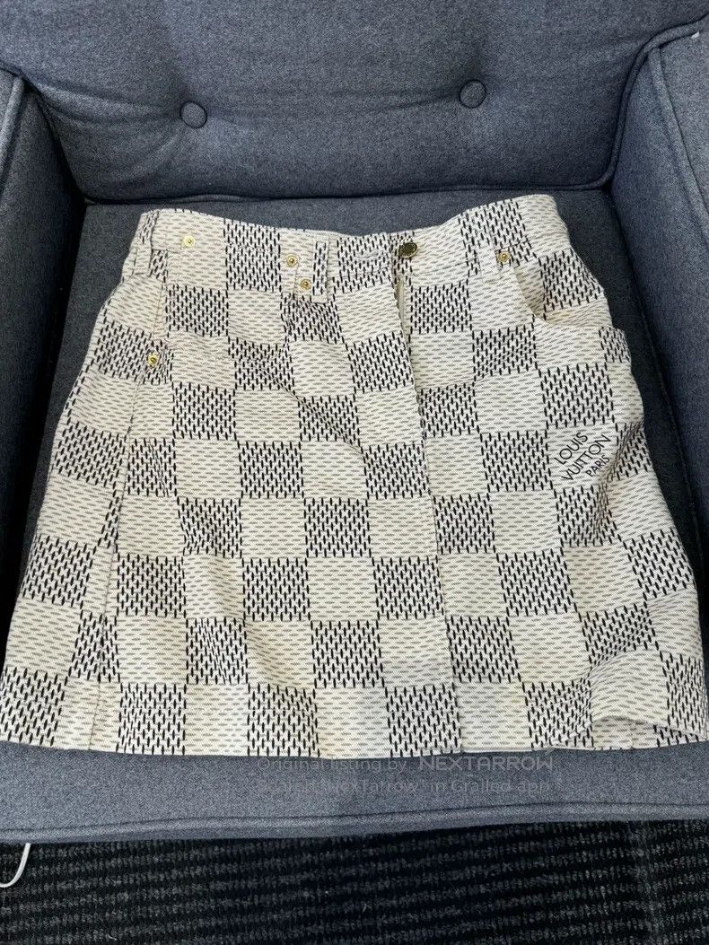 Louis Vuitton Louis Vuitton Half-length shorts Size US 38 / EU 54 - 1 Thumbnail