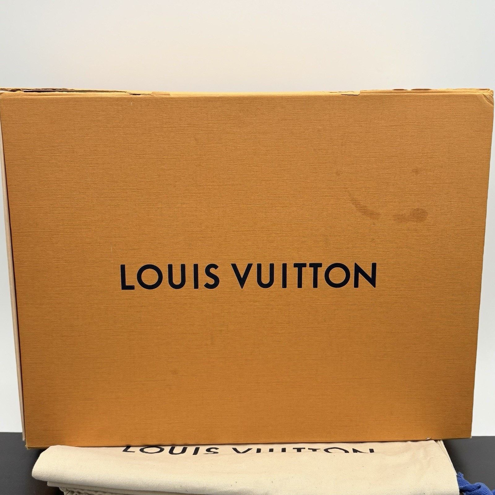 Louis Vuitton (US 9-9.5) - Louis Vuitton Trainer ' Black ' | SUPER CLEAN! Size US 9.5 / EU 42-43 - 15 Thumbnail