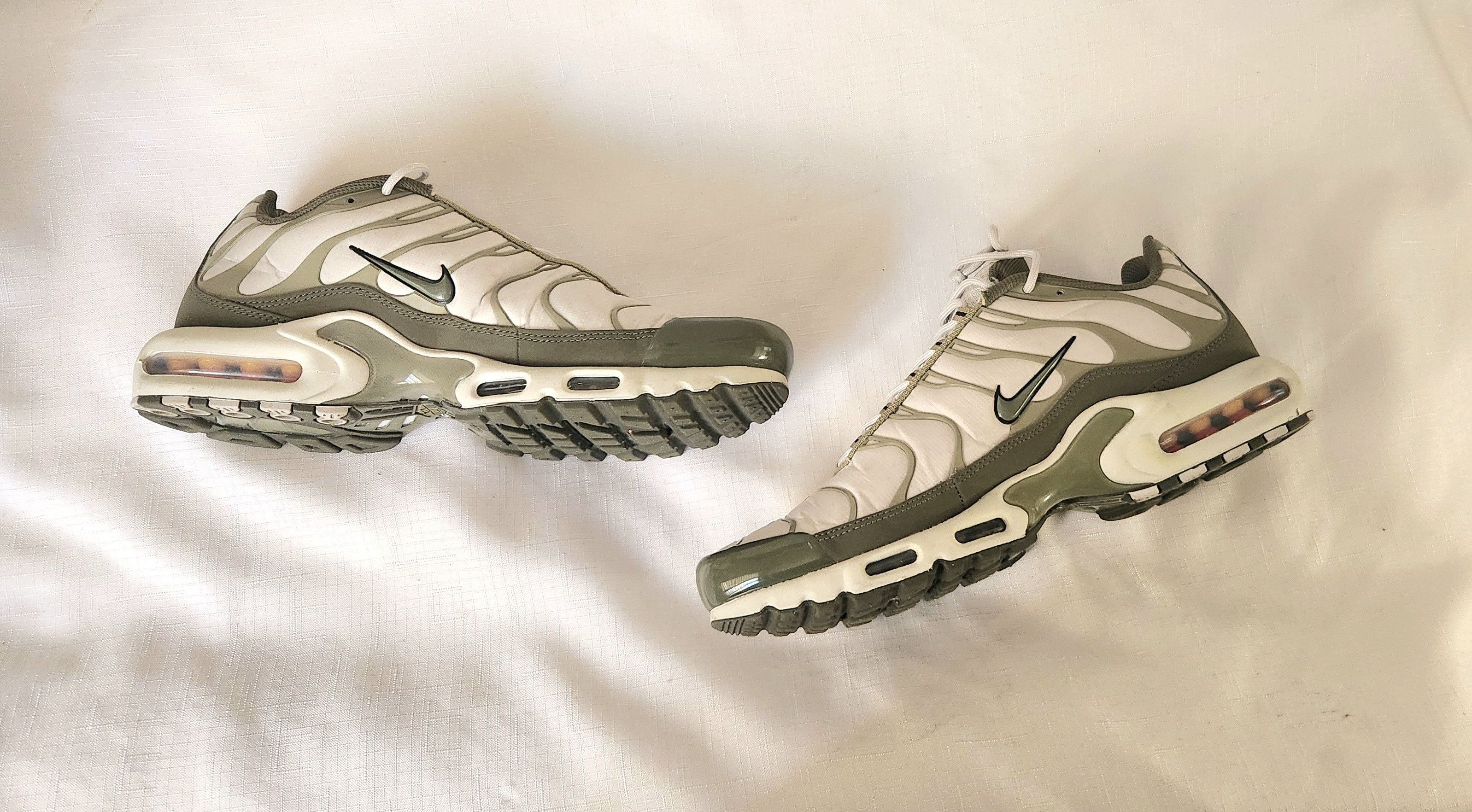 Nike Nike Air Max Plus 'Light Bone Medium Neutral (FB9722-002) Size US 12 / EU 45 - 4 Thumbnail