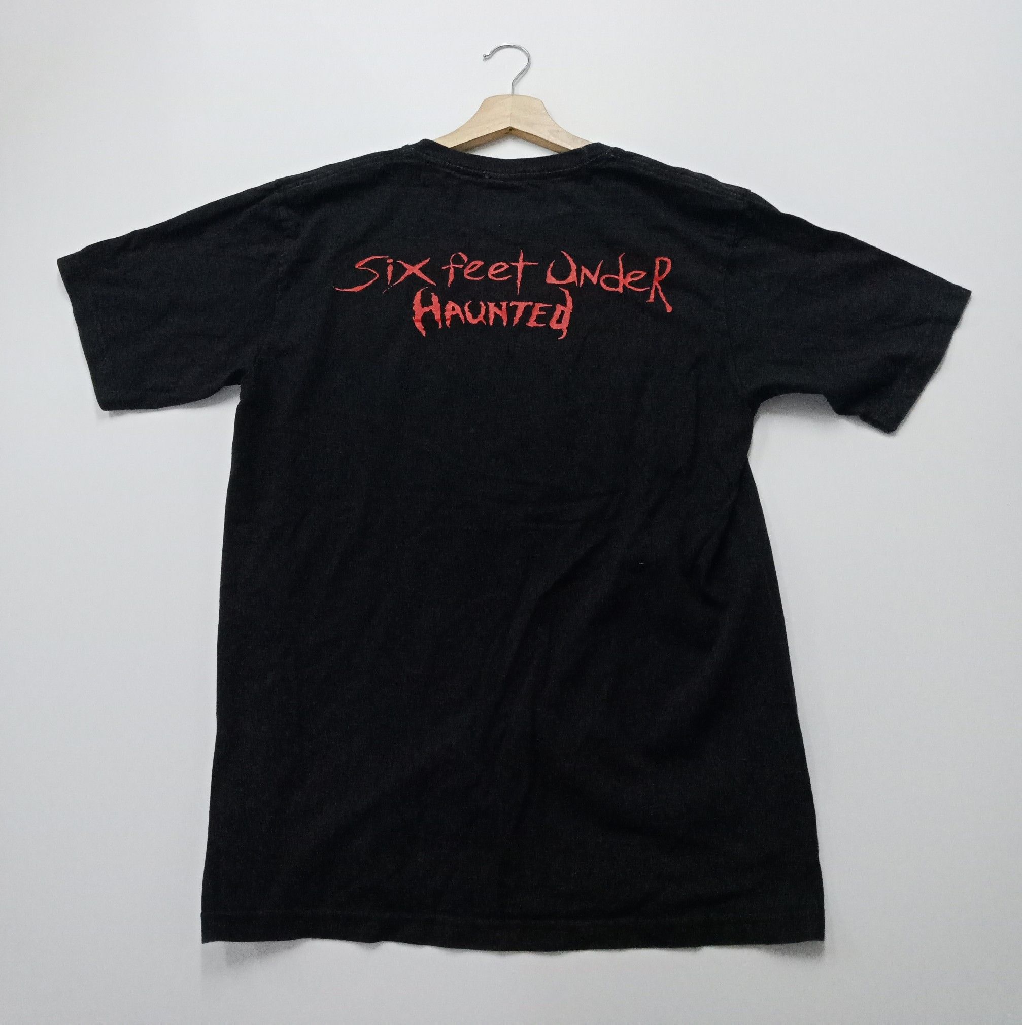 Band Tees Six Feet Under Haunted #C Size US M / EU 48-50 / 2 - 2 Thumbnail