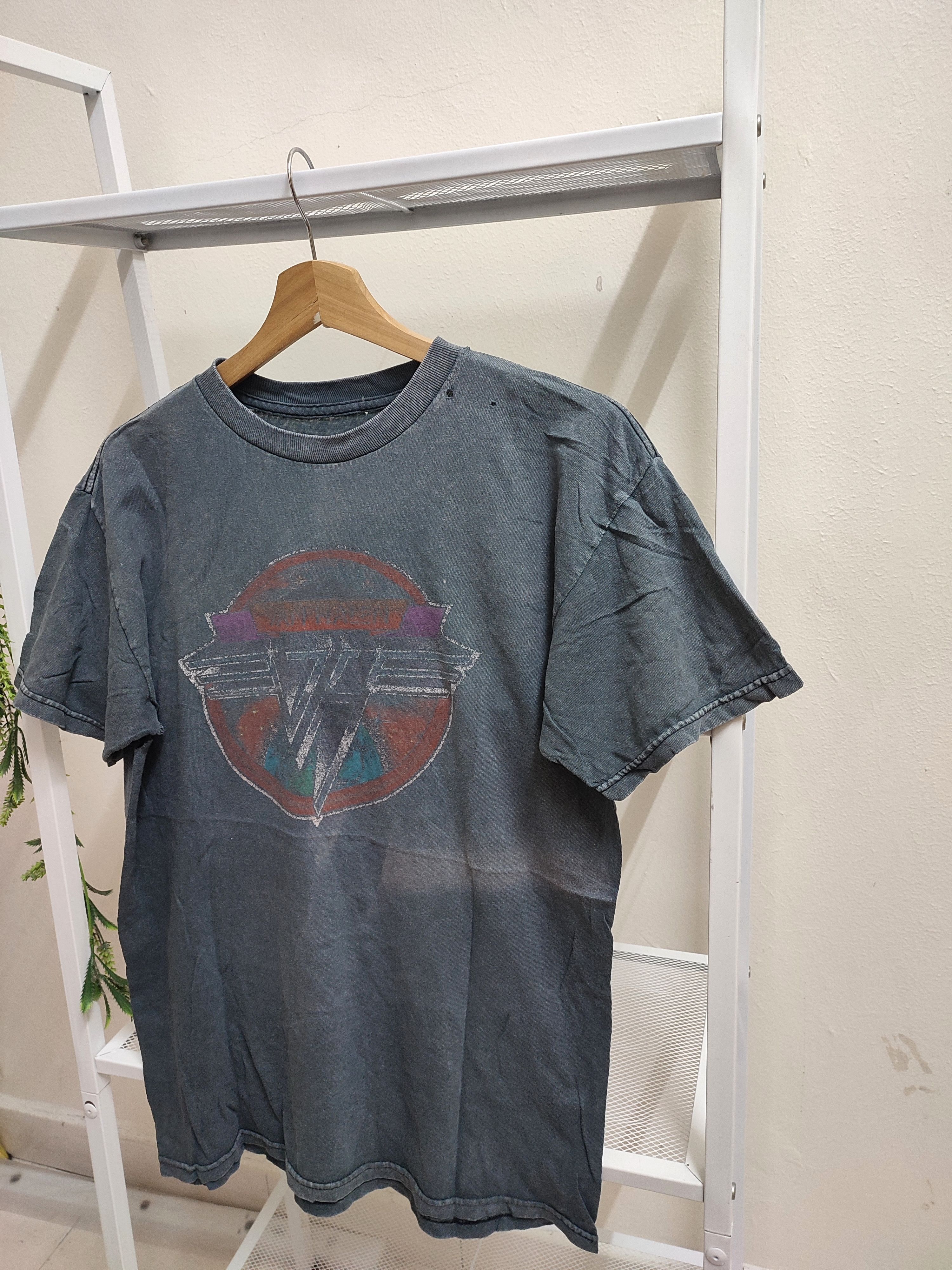 Band Tees Vintage Van Halen Distressed Tees Size US M / EU 48-50 / 2 - 5 Thumbnail
