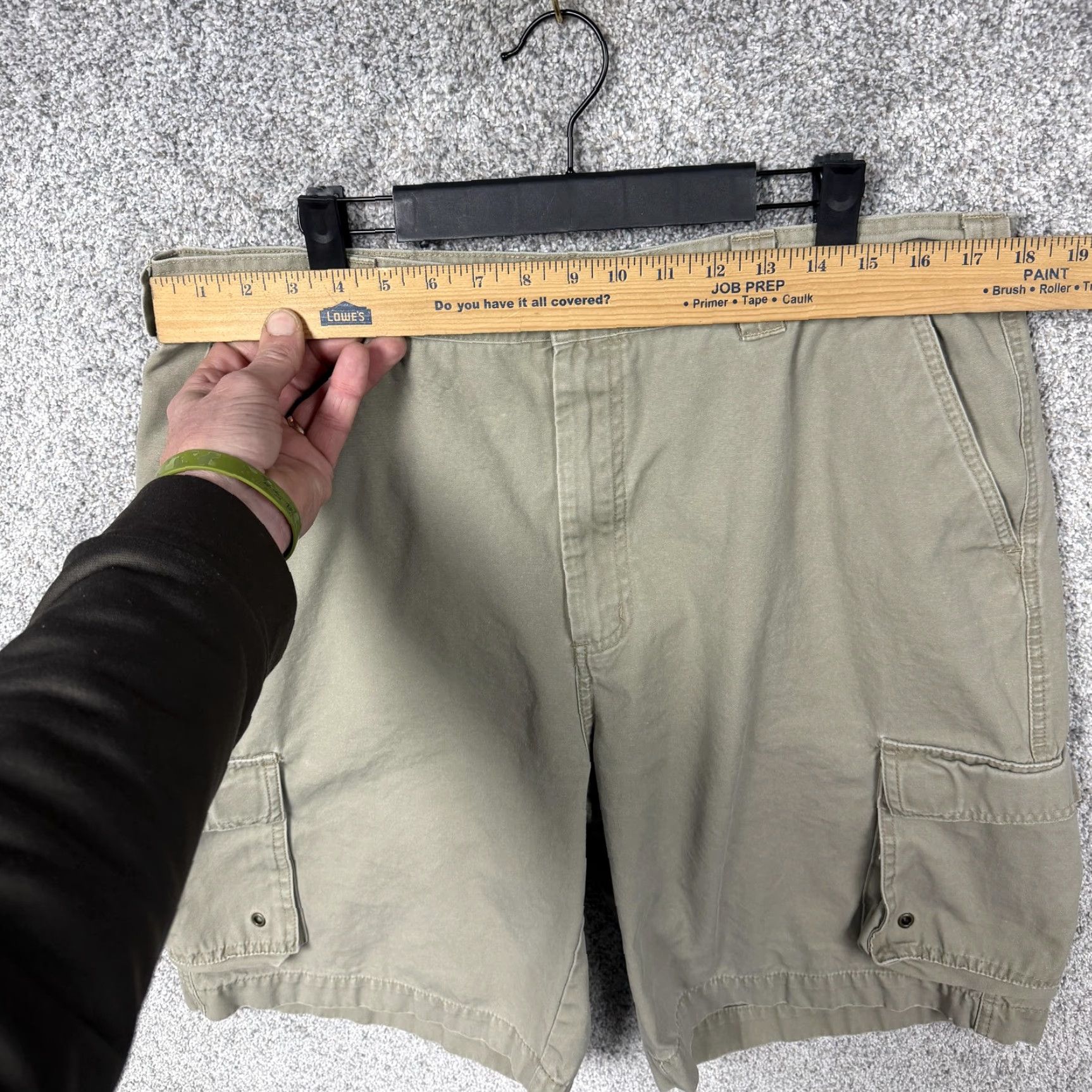 Old Navy VINTAGE Old Navy Cargo Shorts Mens 36 Khaki Canvas Flat Front 10 In Inseam Cargo Pockets Casual Summer Size US 36 / EU 52 - 2 Thumbnail