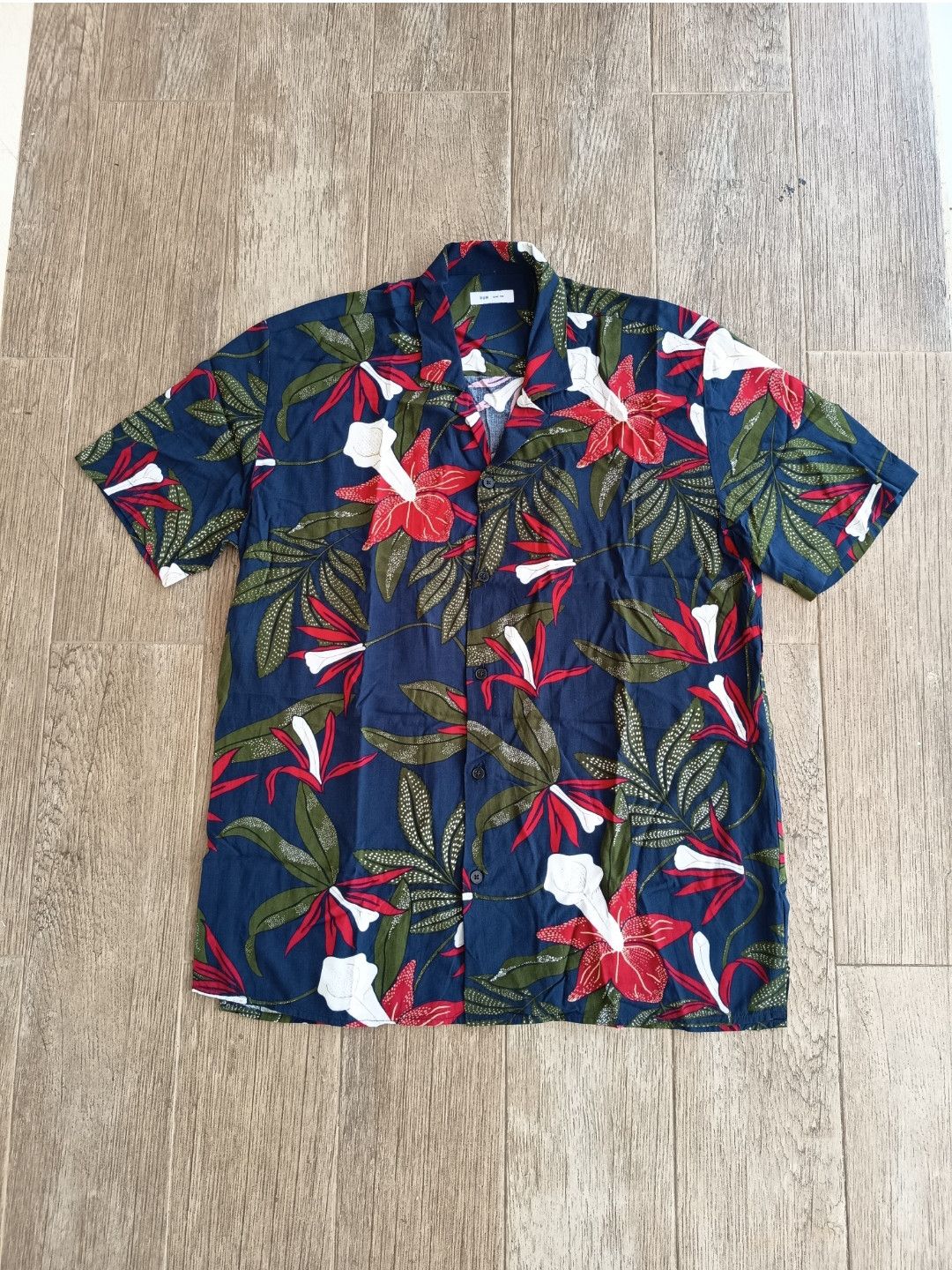 Other Hawaian Shirt Open Collar Brand HUM Size US L / EU 52-54 / 3 - 1 Thumbnail