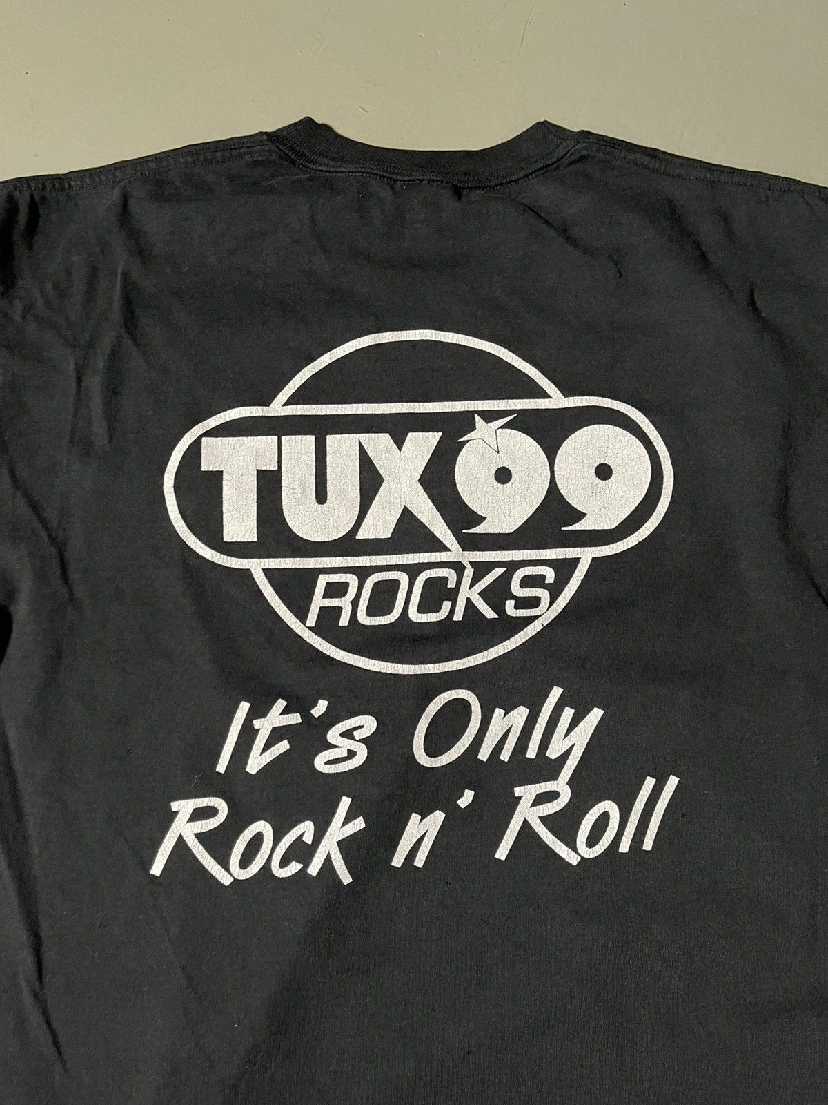Other TUX 99 Rocks Vintage Radio Station T-Shirt Size US L / EU 52-54 / 3 - 5 Thumbnail