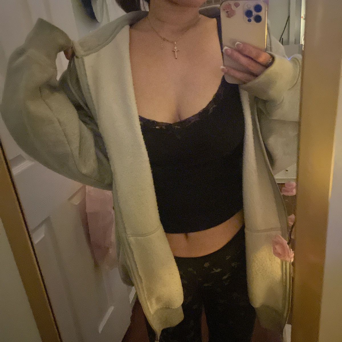 Brandy Melville Brandy Melville oversized zip up Size ONE SIZE - 3 Thumbnail