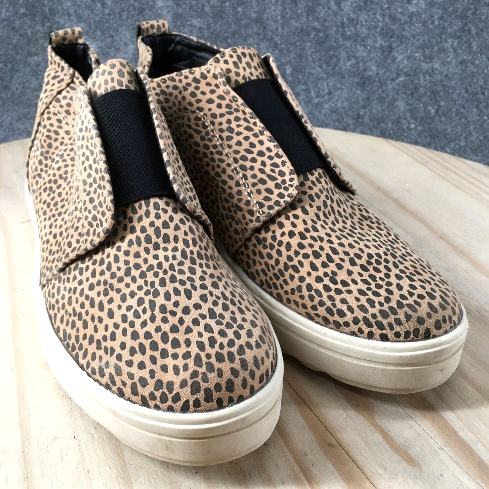 Vintage Universal Thread Shoes Womens 8.5 Lilian Leopard Mid Top Casual Sneaker Beige Size M / US 6-8 / IT 42-44 - 3 Thumbnail