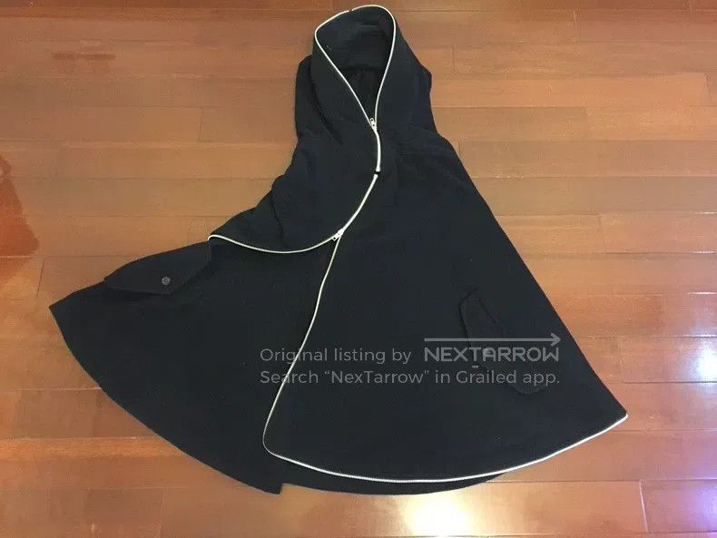 Comme des Garcons Comme Des Garcons Bat-winged cloak coat, zipper design, wo Size S / US 4 / IT 40 - 1 Thumbnail