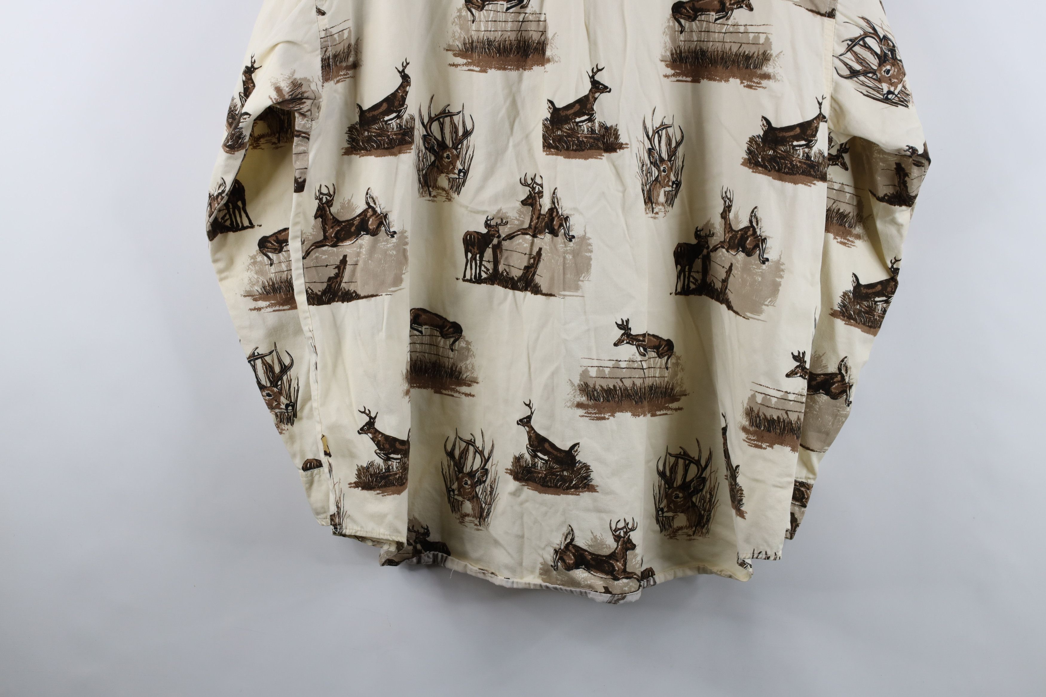 Vintage Vintage 90s Streetwear Deer Buck All Over Print Button Shirt Size US XL / EU 56 / 4 - 15 Thumbnail