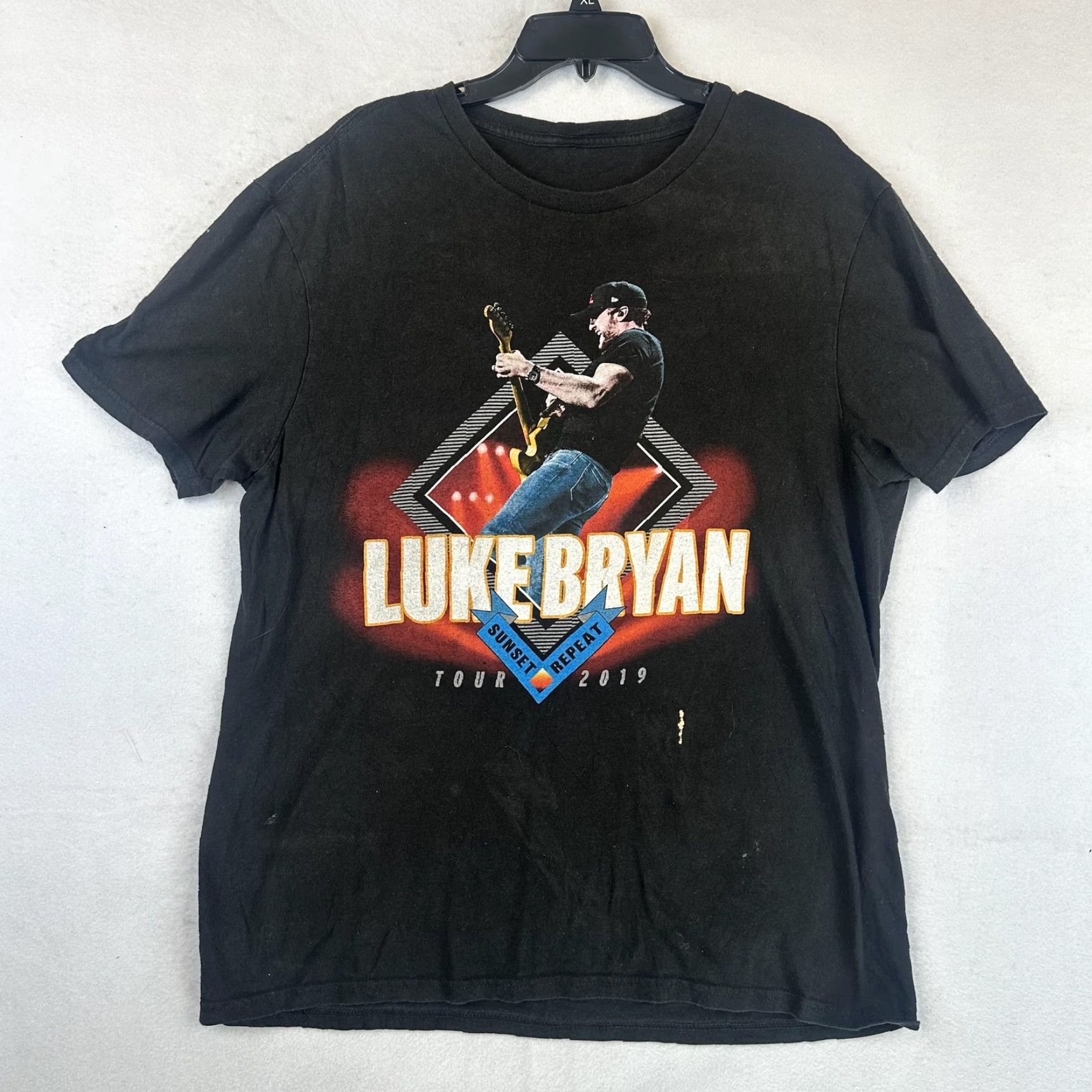 Vintage Luke Bryan Shirt Mens Large Black 2019 Sunset Repeat Tour Concert Graphic Tee Shirt Mens Large Black Luke Bryan 2019 Tour Concert Graphic Tee Size US L / EU 52-54 / 3 - 5 Thumbnail