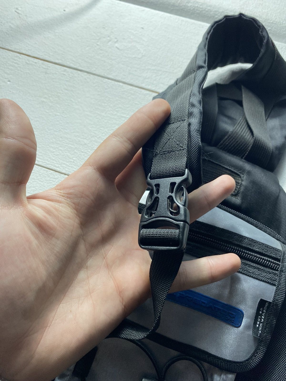 If Six Was Nine × Japanese Brand 2004 Alien Predator Futurism Sling Cross Bag Opium Vintage Size ONE SIZE - 4 Thumbnail