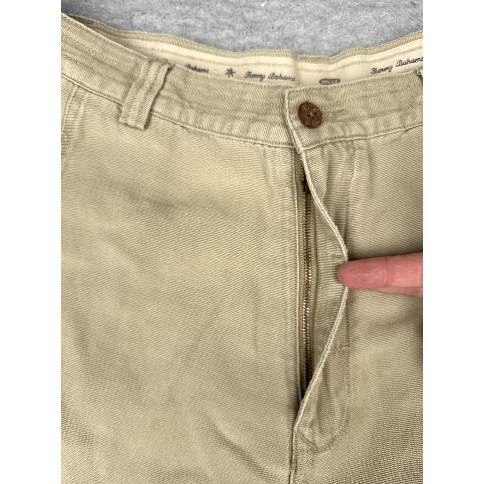 Tommy Bahama Tommy Bahama Shorts Mens 36 Khaki Tencel Cotton Cargo Relax Fit Casual Beach Size US 36 / EU 52 - 6 Thumbnail