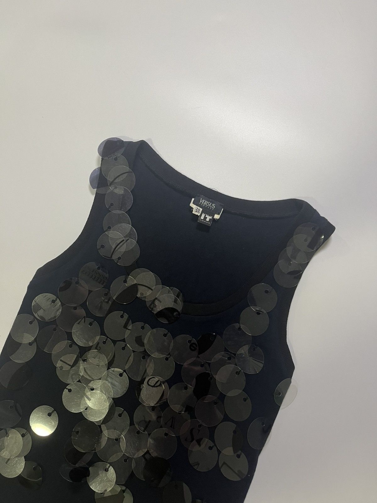 Versace vintage versace black giant sequin tank Size S / US 4 / IT 40 - 2 Thumbnail